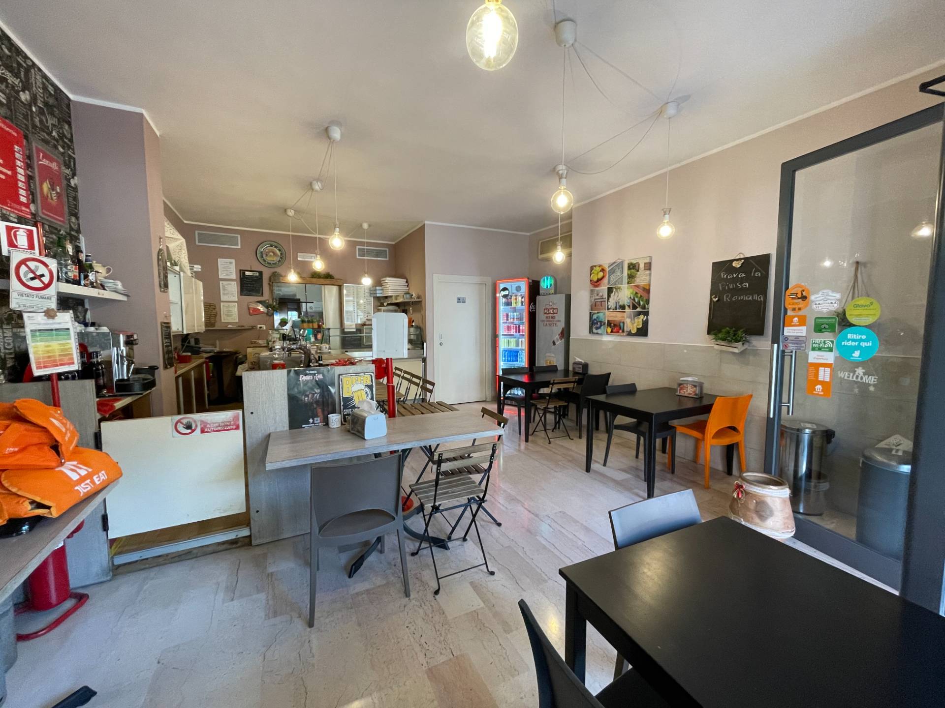 Locale commerciale in vendita a Spoltore