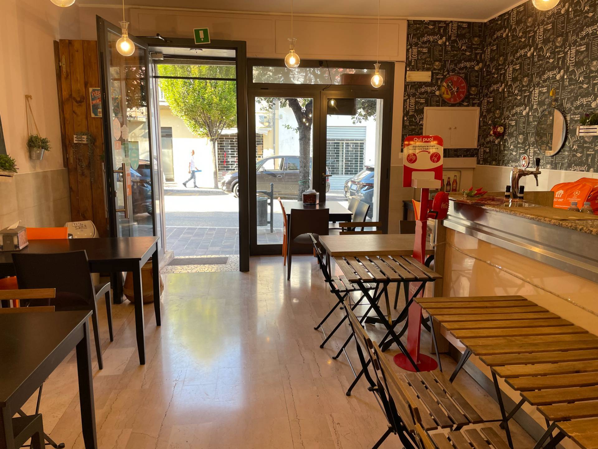 Locale commerciale in vendita a Spoltore