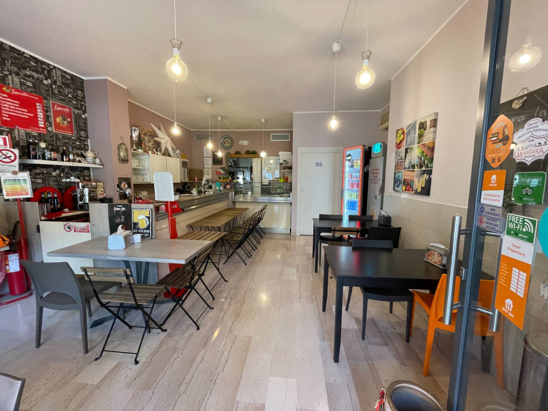 Locale commerciale in vendita a Spoltore