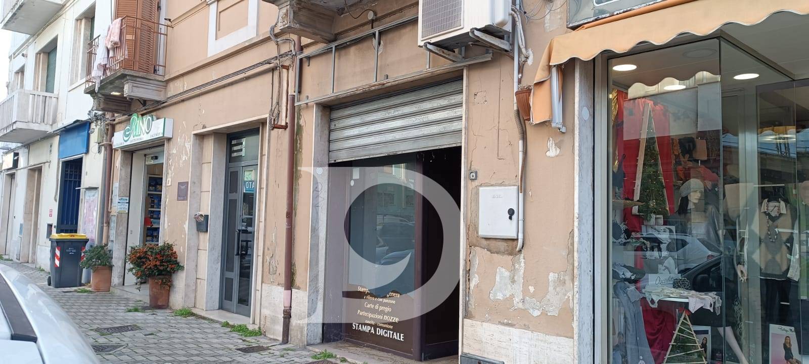 Locale commerciale in vendita a Pescara, Porta Nuova