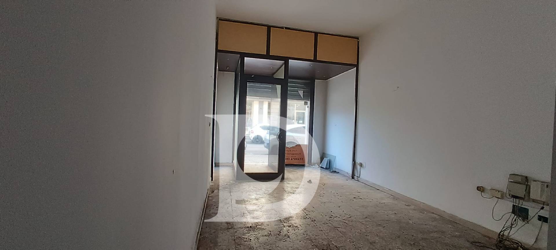 Locale commerciale in vendita a Pescara, Porta Nuova