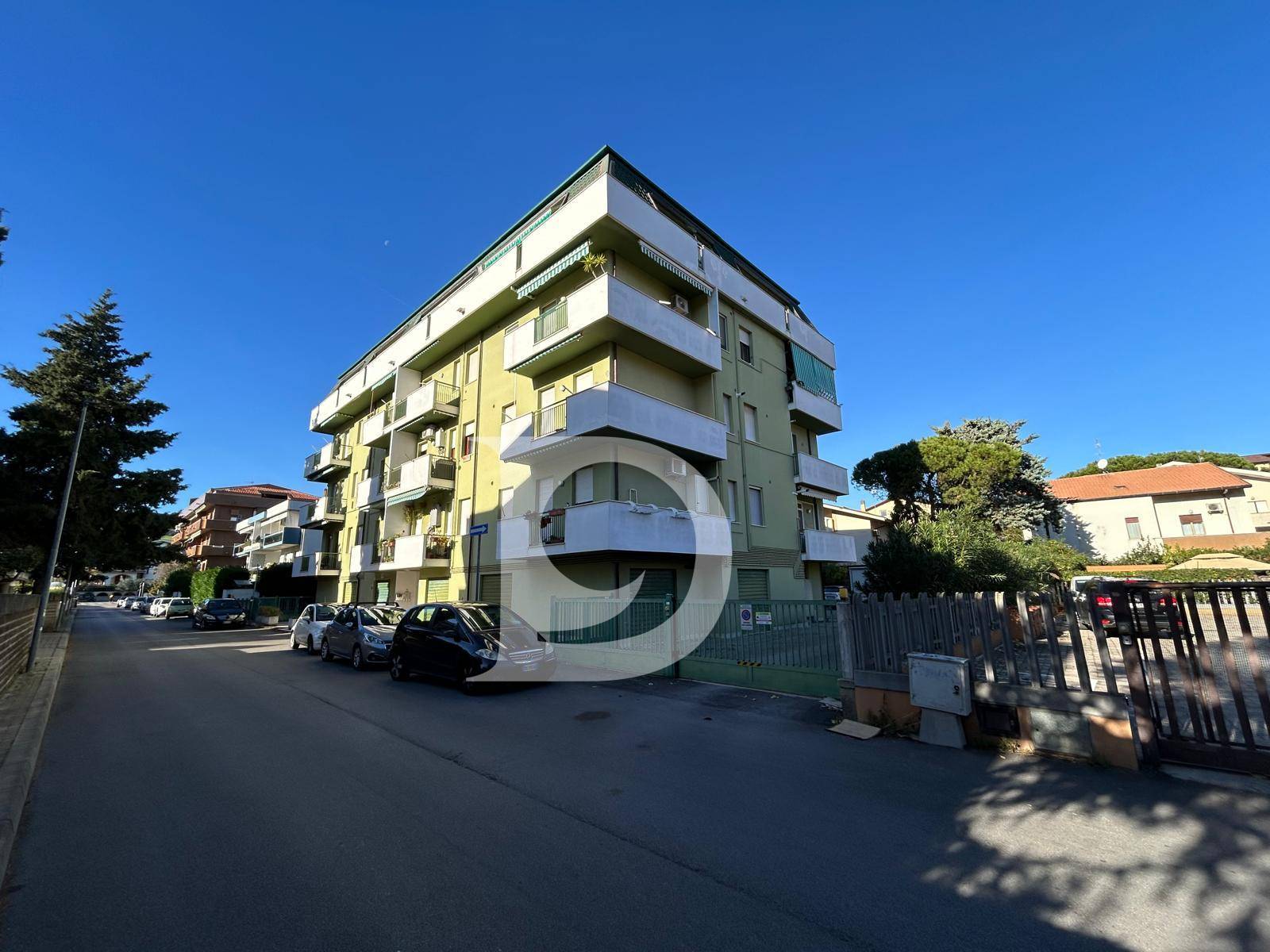 Box o garage in vendita a Montesilvano