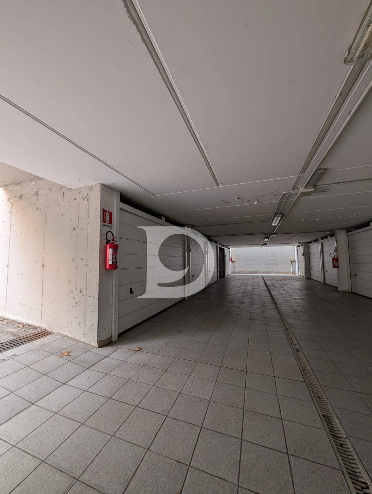 Box o garage in vendita a Pescara, Centro