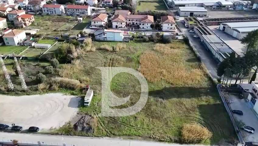 Terreno edificabile in vendita a Pescara, Zona Tiburtina