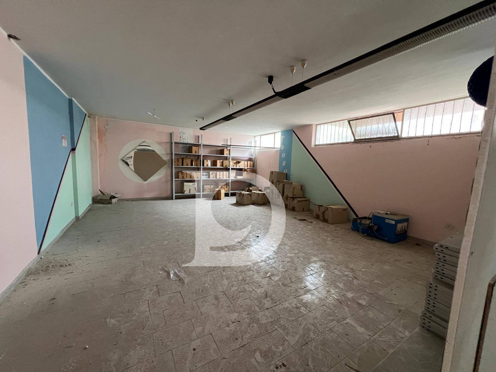 Locale commerciale in vendita a Montesilvano