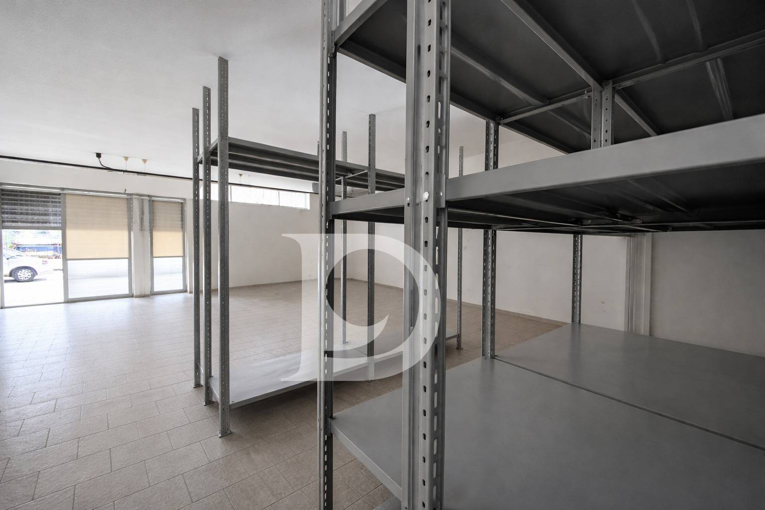 Locale commerciale in vendita a Montesilvano