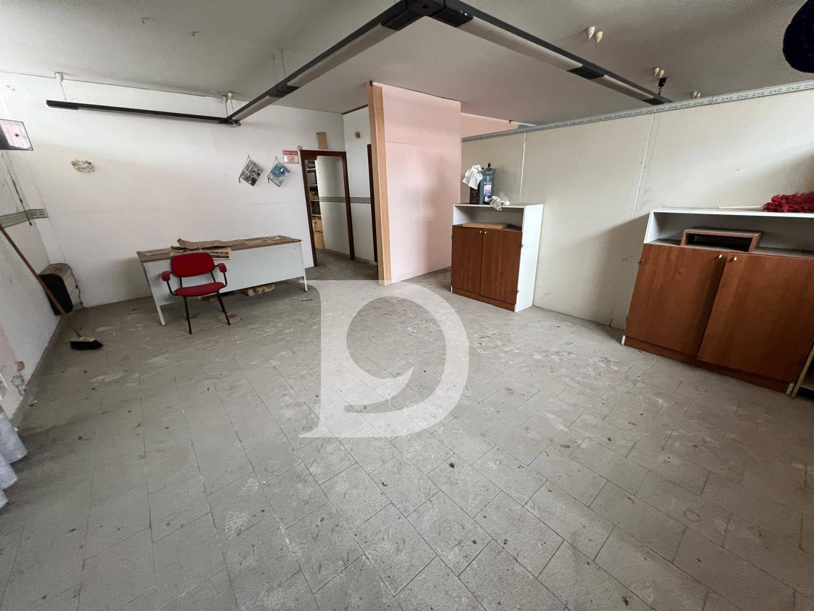 Locale commerciale in vendita a Montesilvano