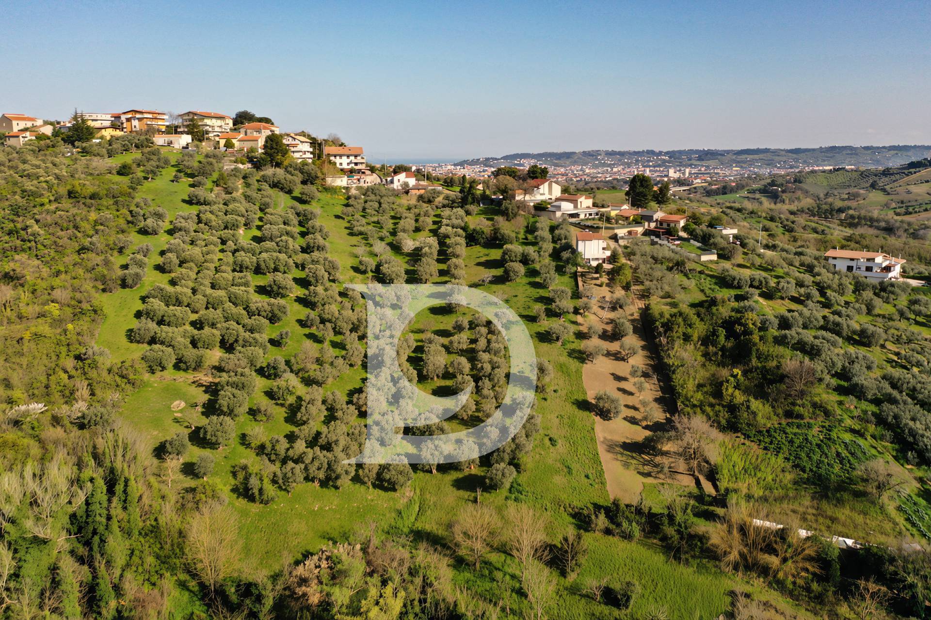 Terreno edificabile in vendita a Pescara, Zona Colli