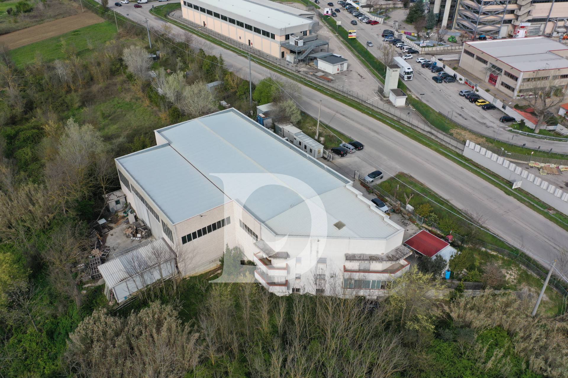 Capannone in vendita a San Giovanni Teatino