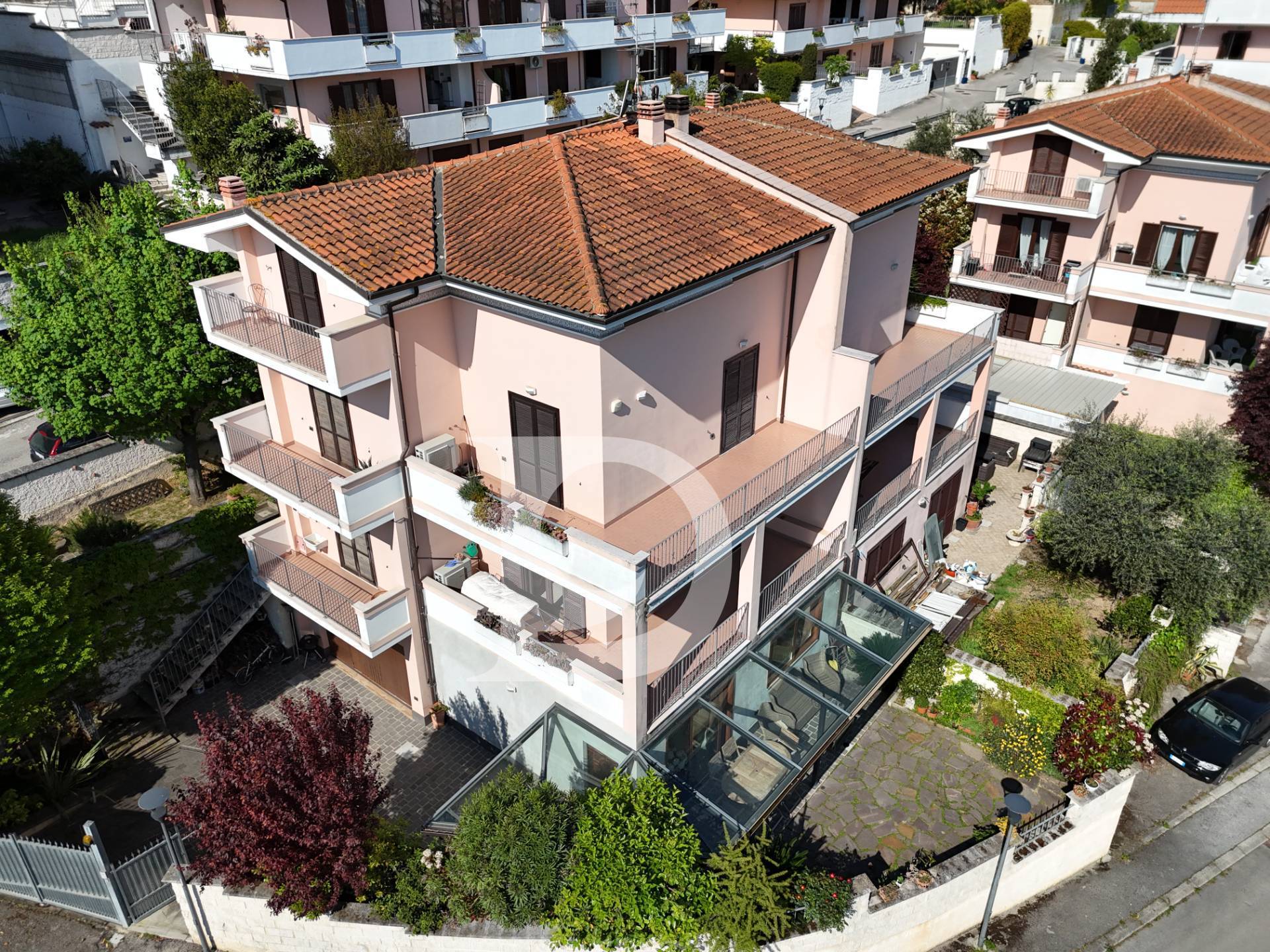 Porzione di casa in vendita a Pescara, Zona Colli