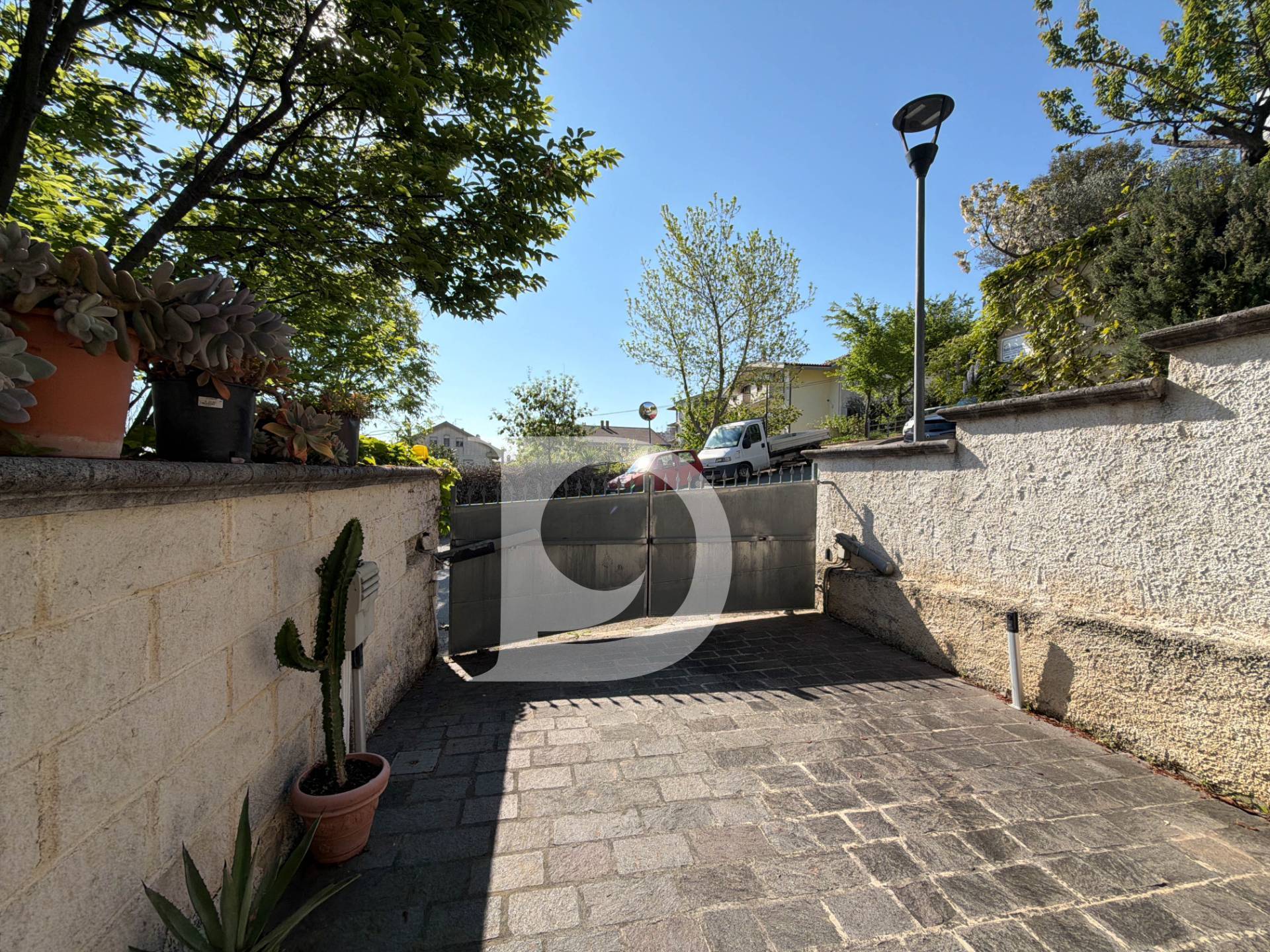 Porzione di casa in vendita a Pescara, Zona Colli