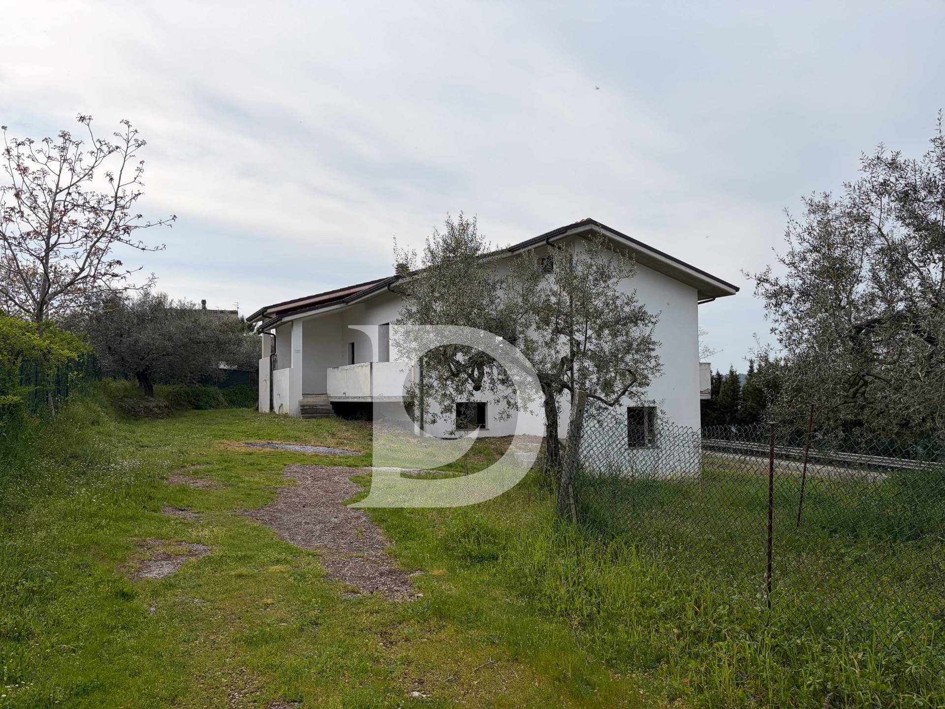 Fabbricato in costruzione in vendita a Loreto Aprutino