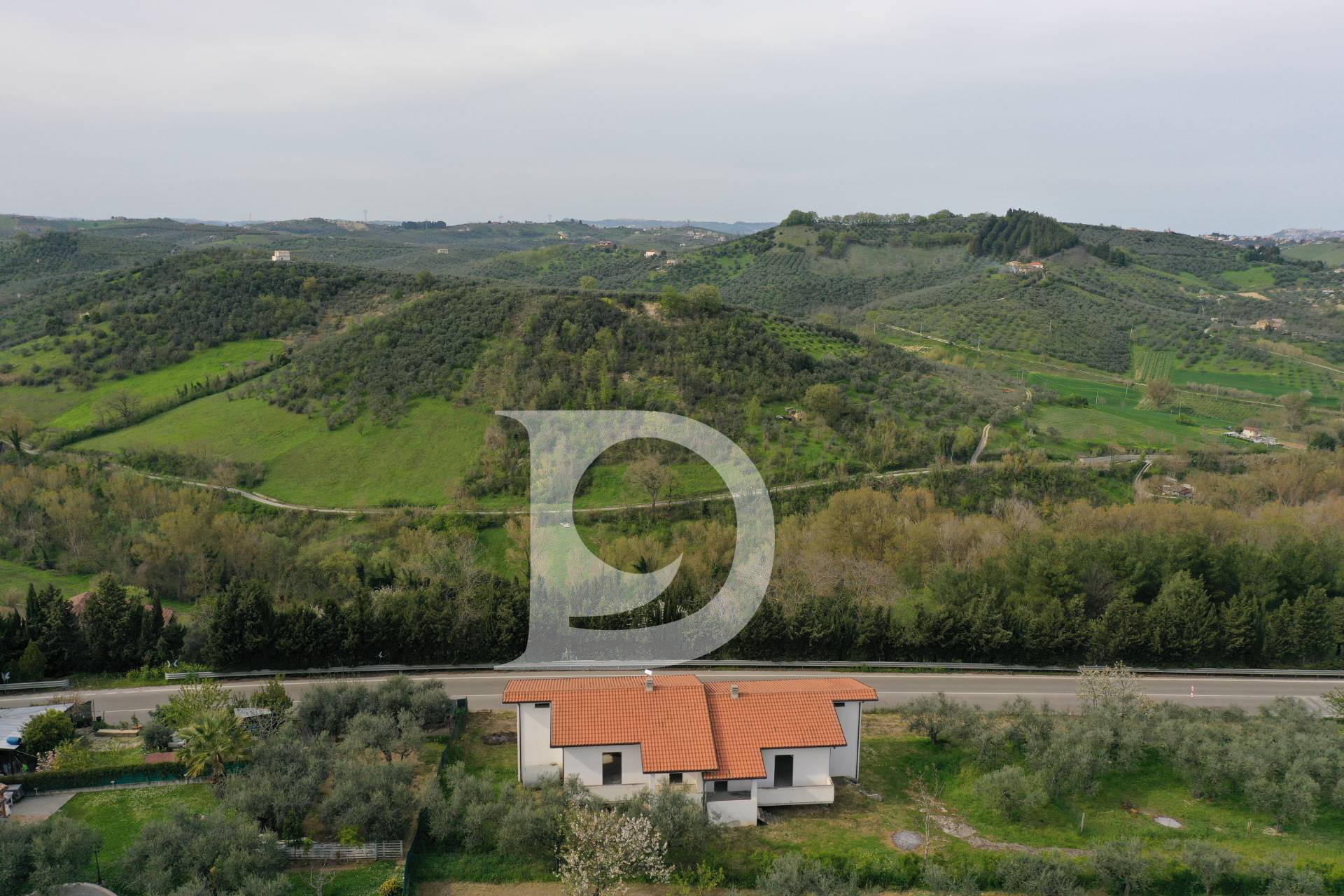 Fabbricato in costruzione in vendita a Loreto Aprutino