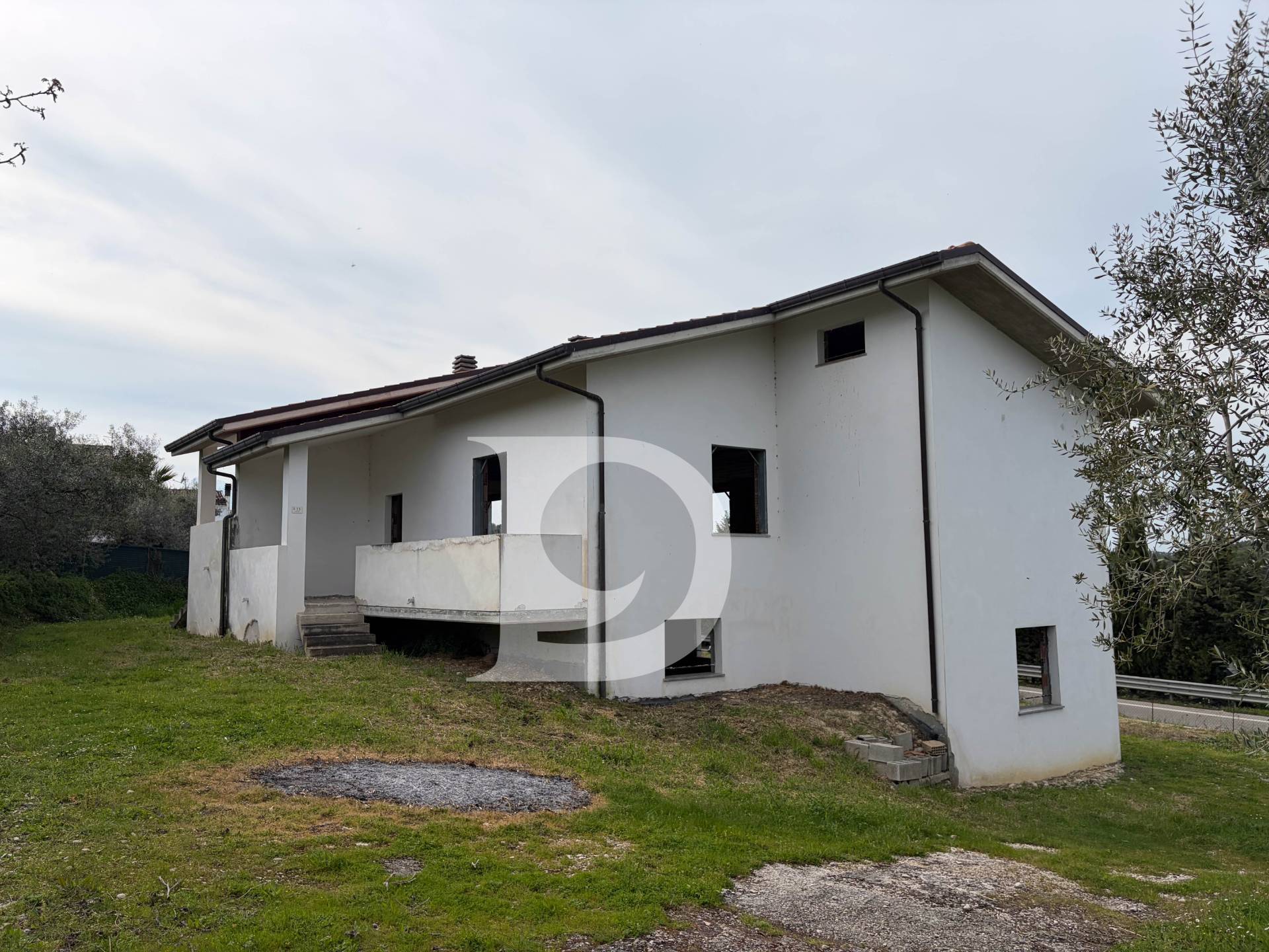 Fabbricato in costruzione in vendita a Loreto Aprutino