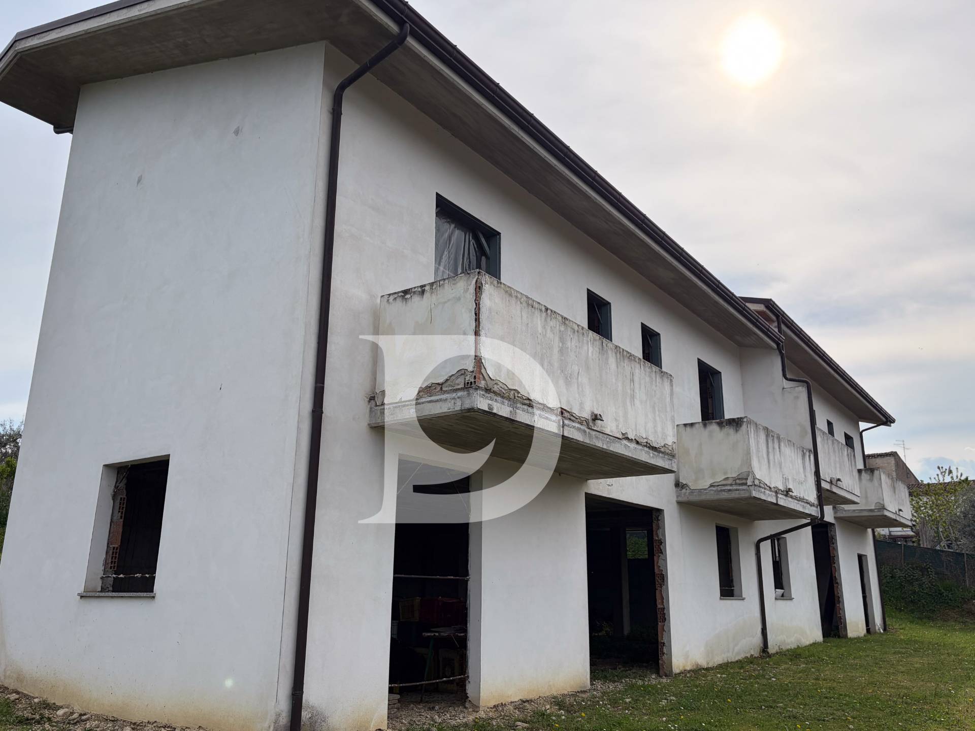 Fabbricato in costruzione in vendita a Loreto Aprutino