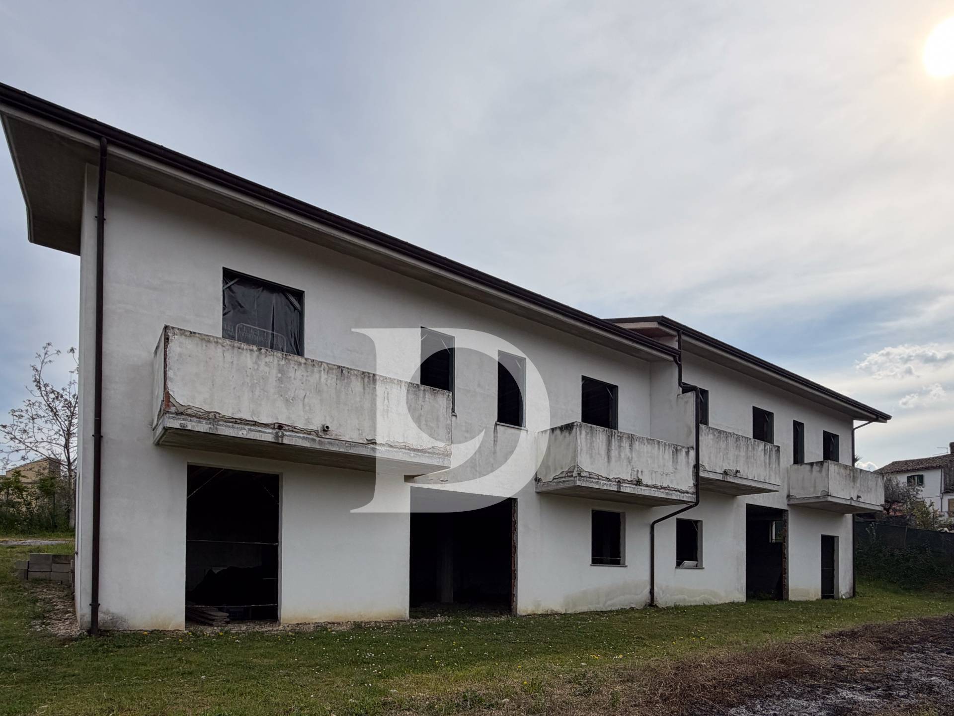 Fabbricato in costruzione in vendita a Loreto Aprutino