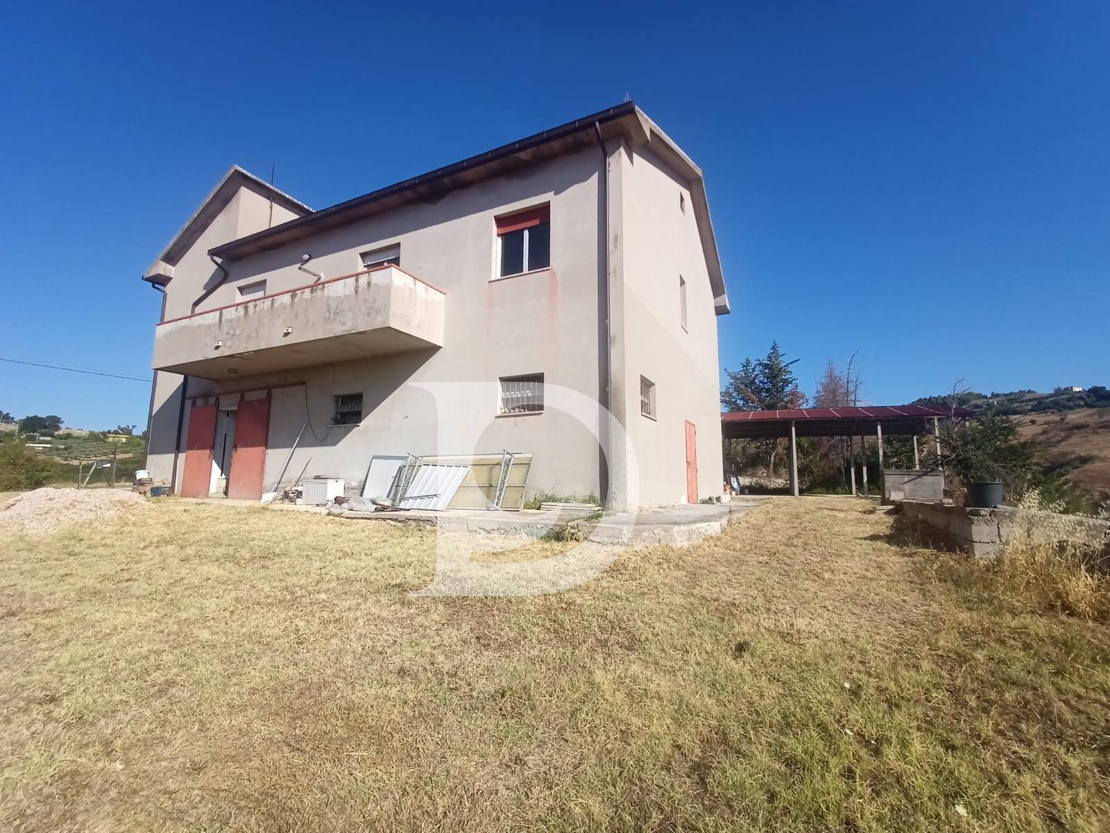 Casa singola in vendita a Citt Sant'Angelo