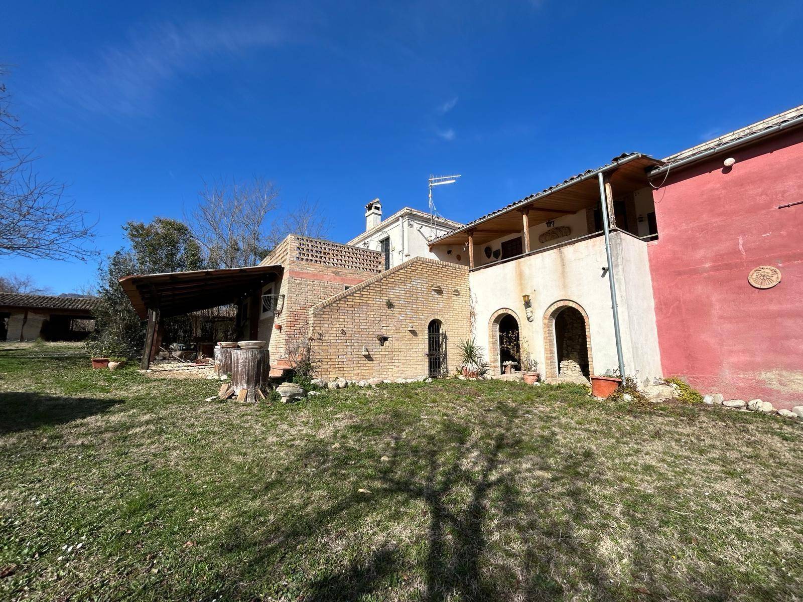 Casa singola in vendita a Loreto Aprutino