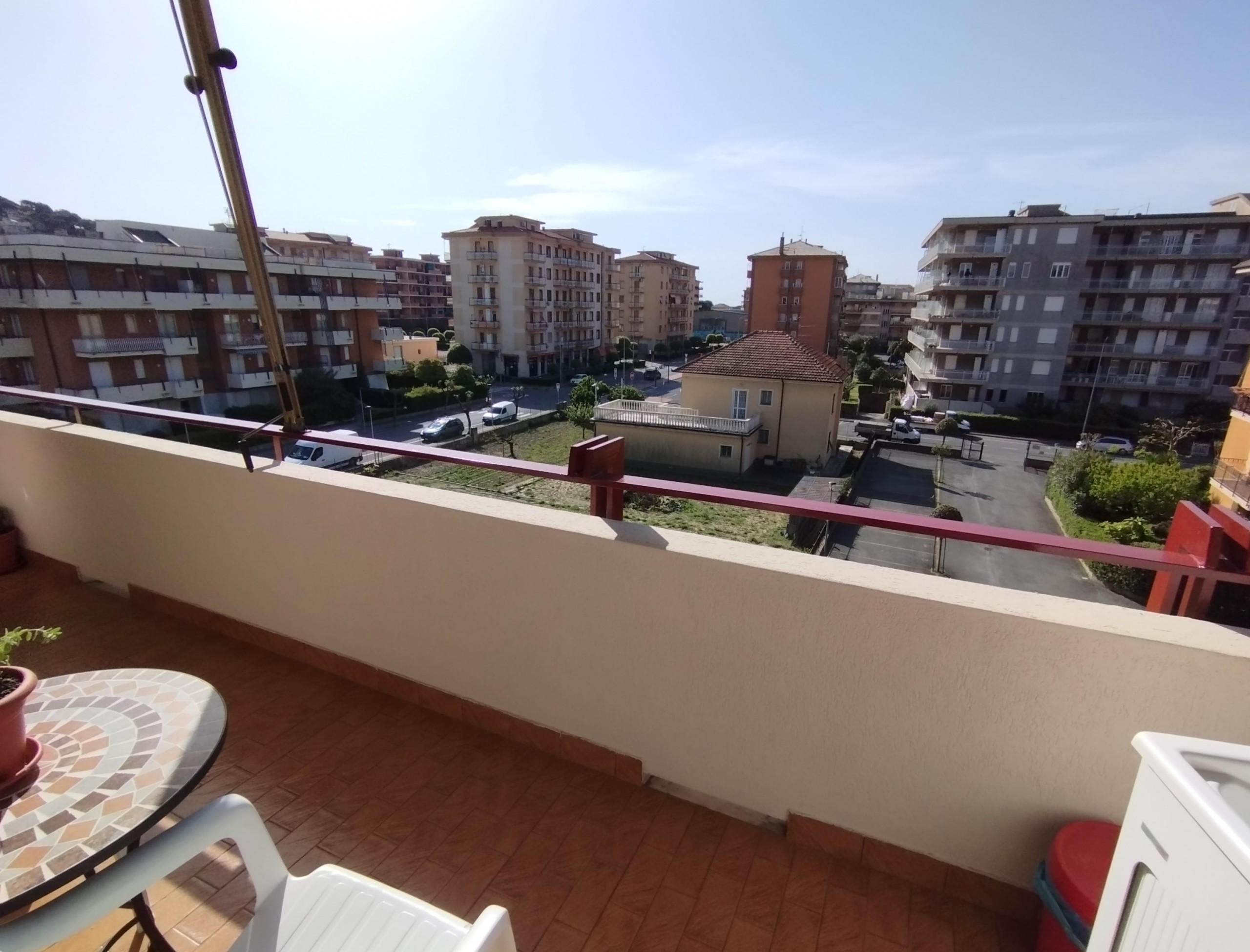 Trilocale con box doppio a Andora