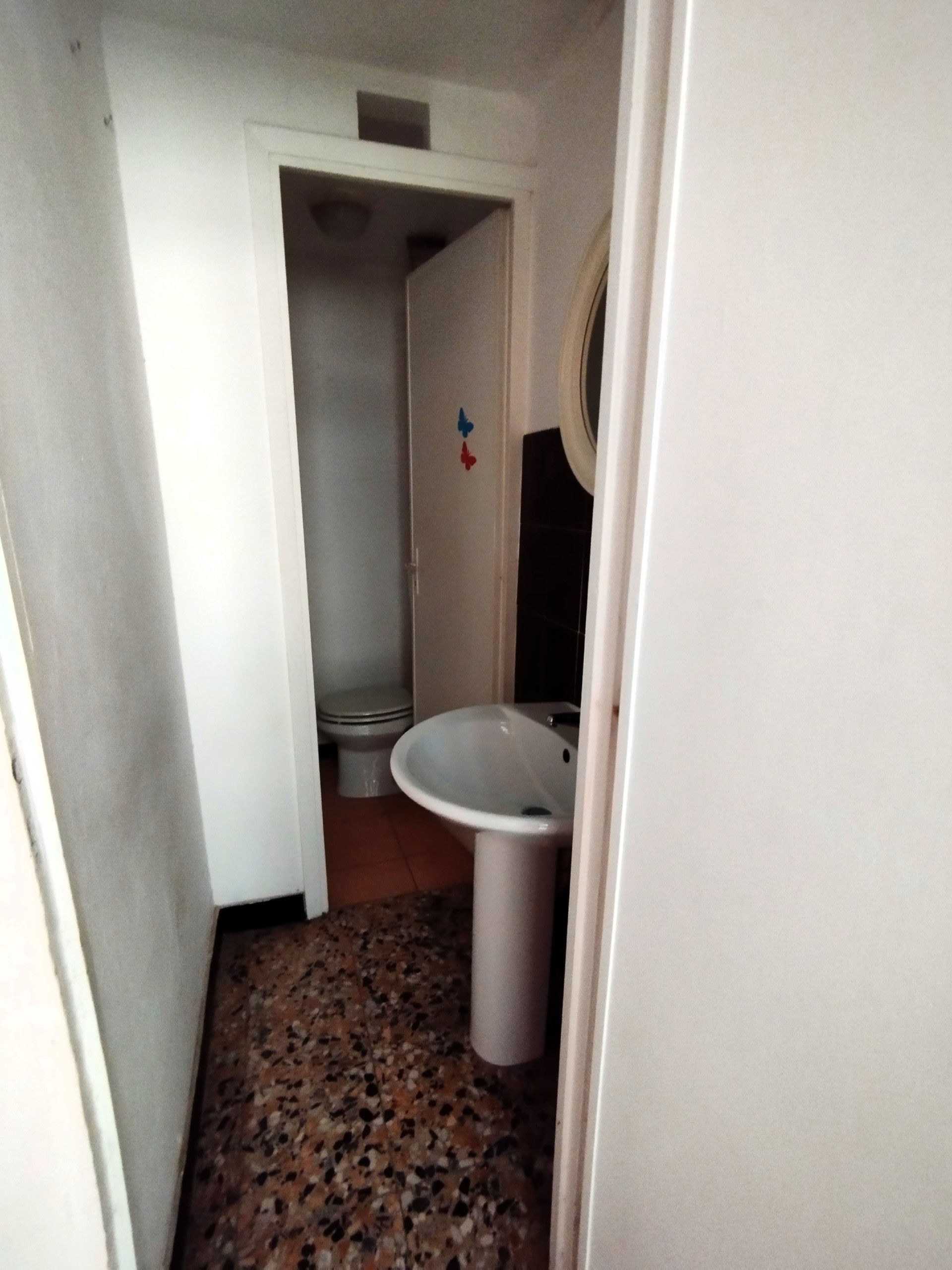 Locale commerciale in vendita a Andora