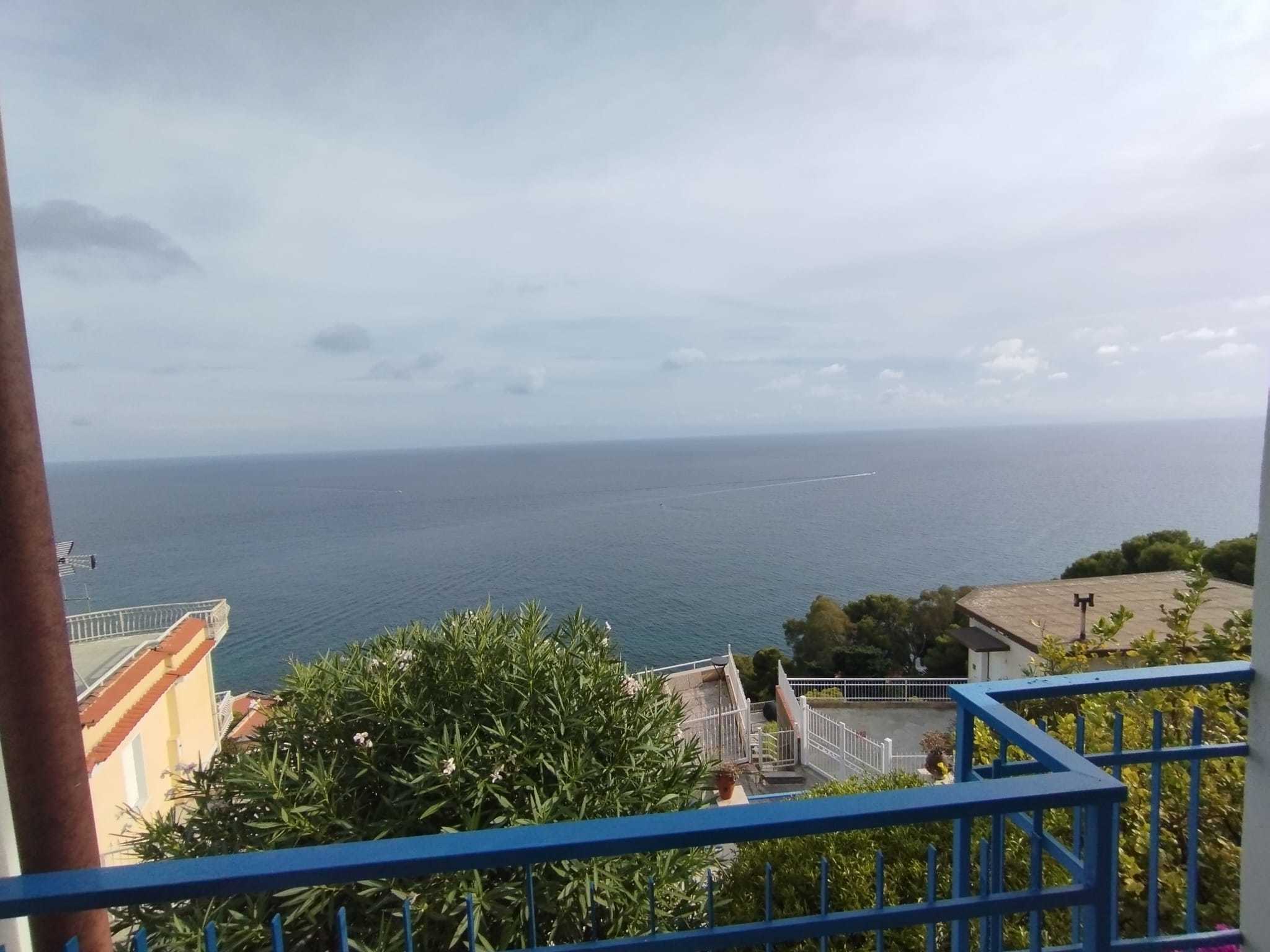 Villa con giardino a Andora