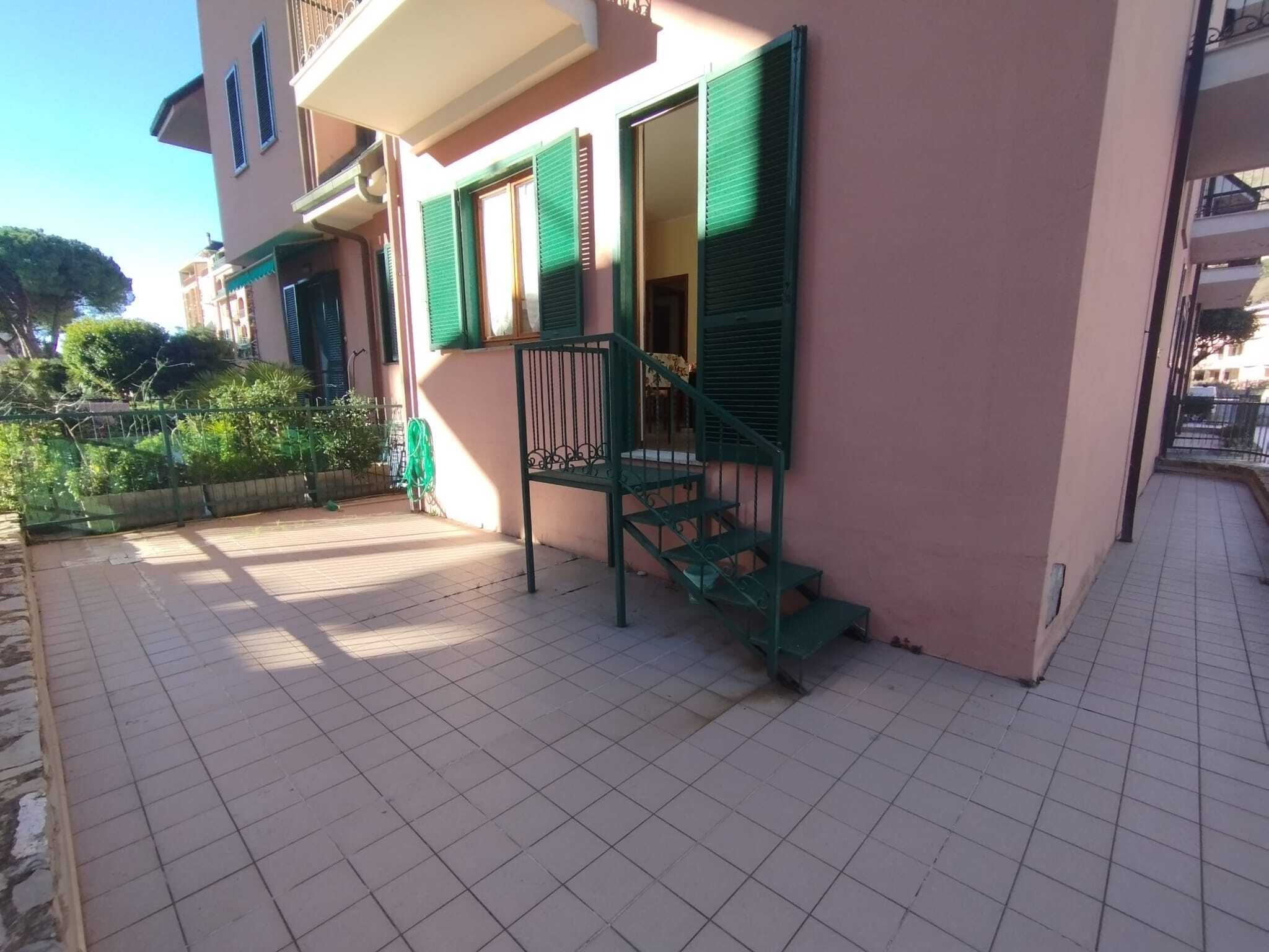 Bilocale con terrazzo a Andora