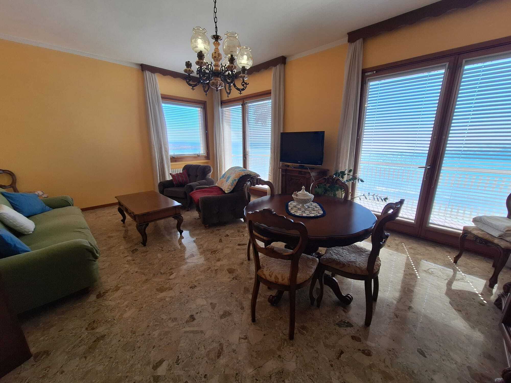 Appartamento con terrazzi a Andora