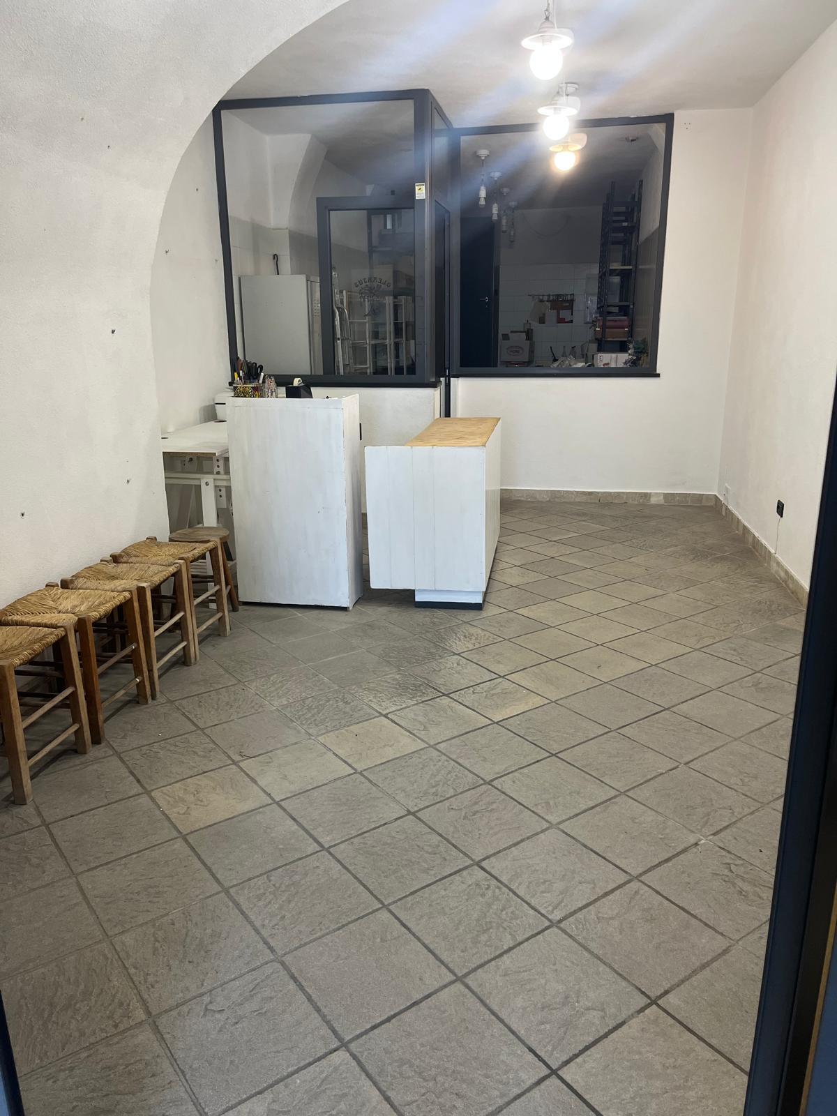 Locale commerciale in vendita a Laigueglia