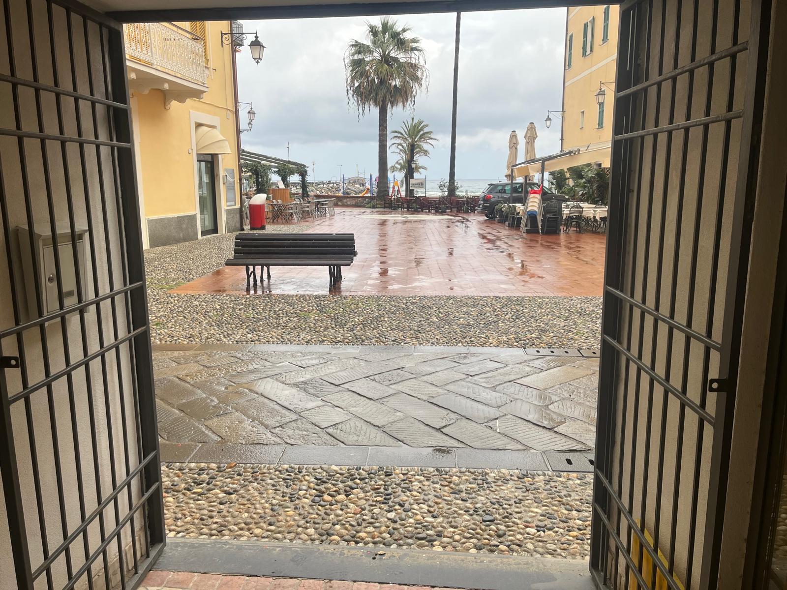 Locale commerciale in vendita a Laigueglia