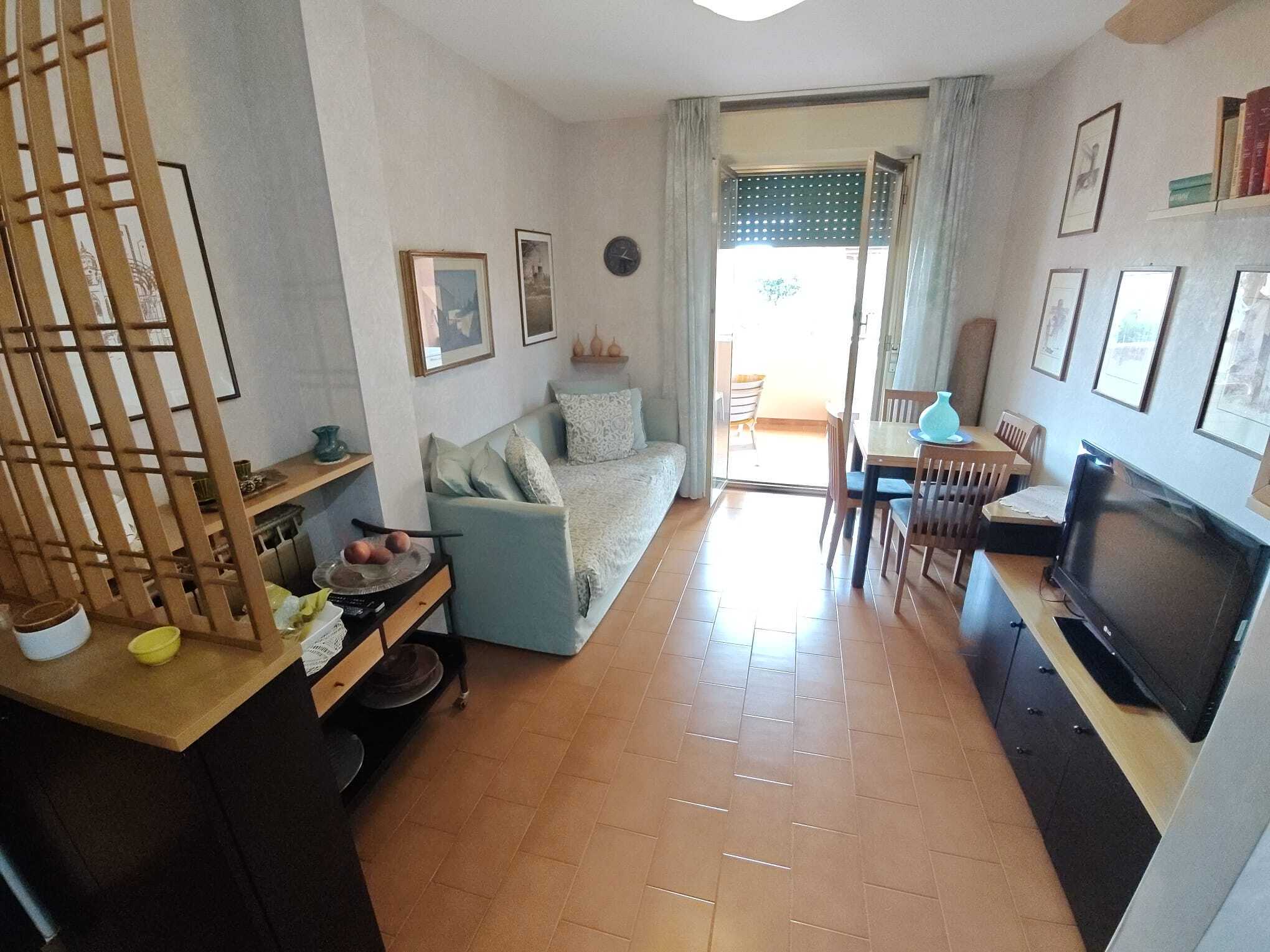 Trilocale con box a Andora