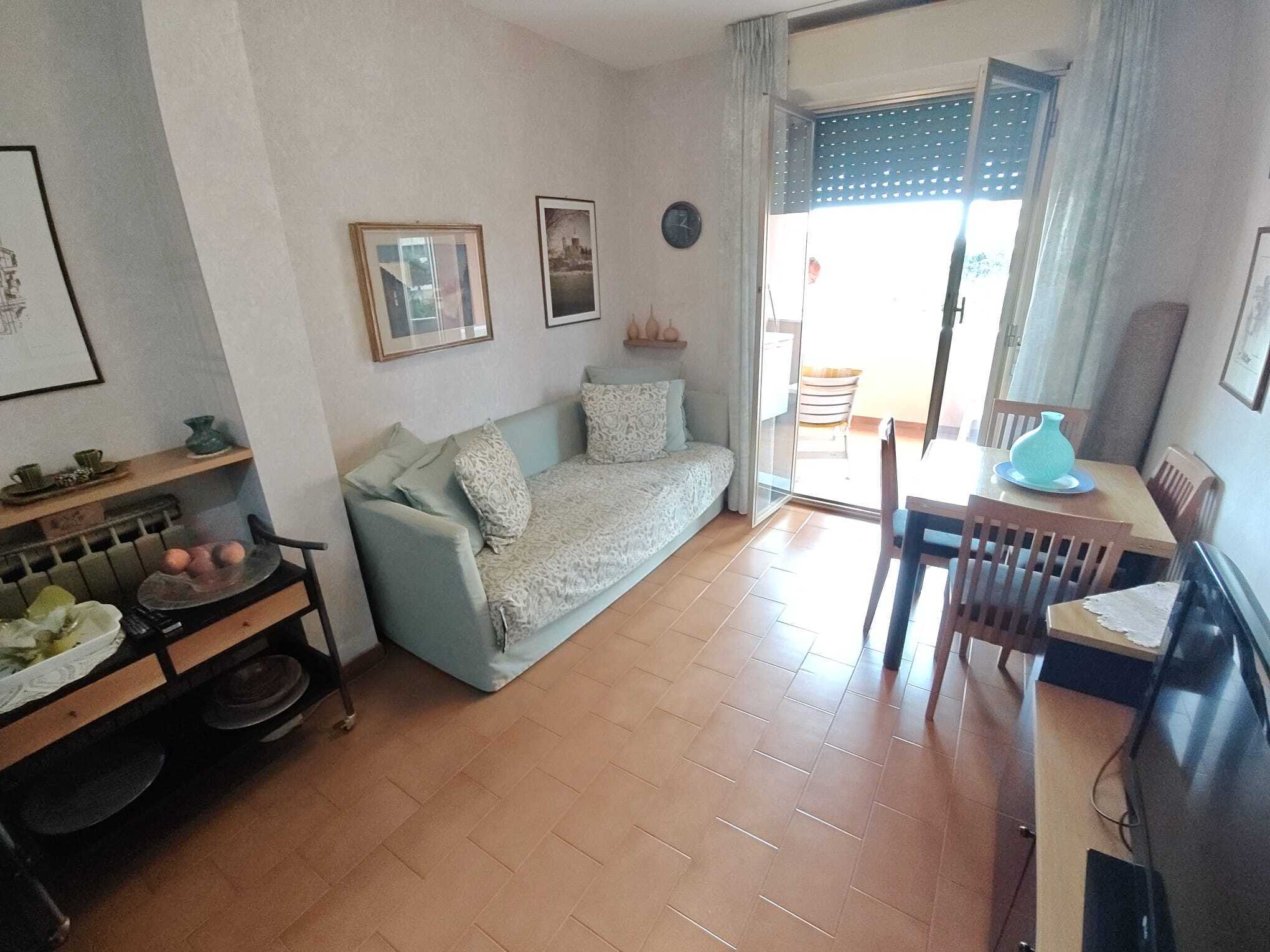 Trilocale con box a Andora