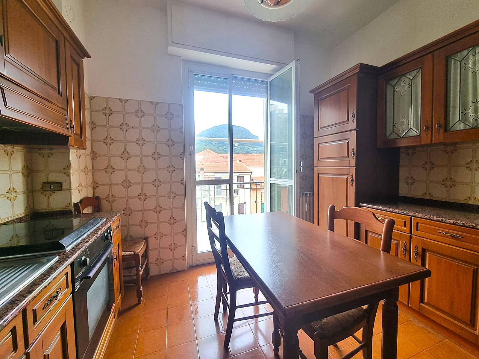 Appartamento in vendita a Finale Ligure, Finalborgo