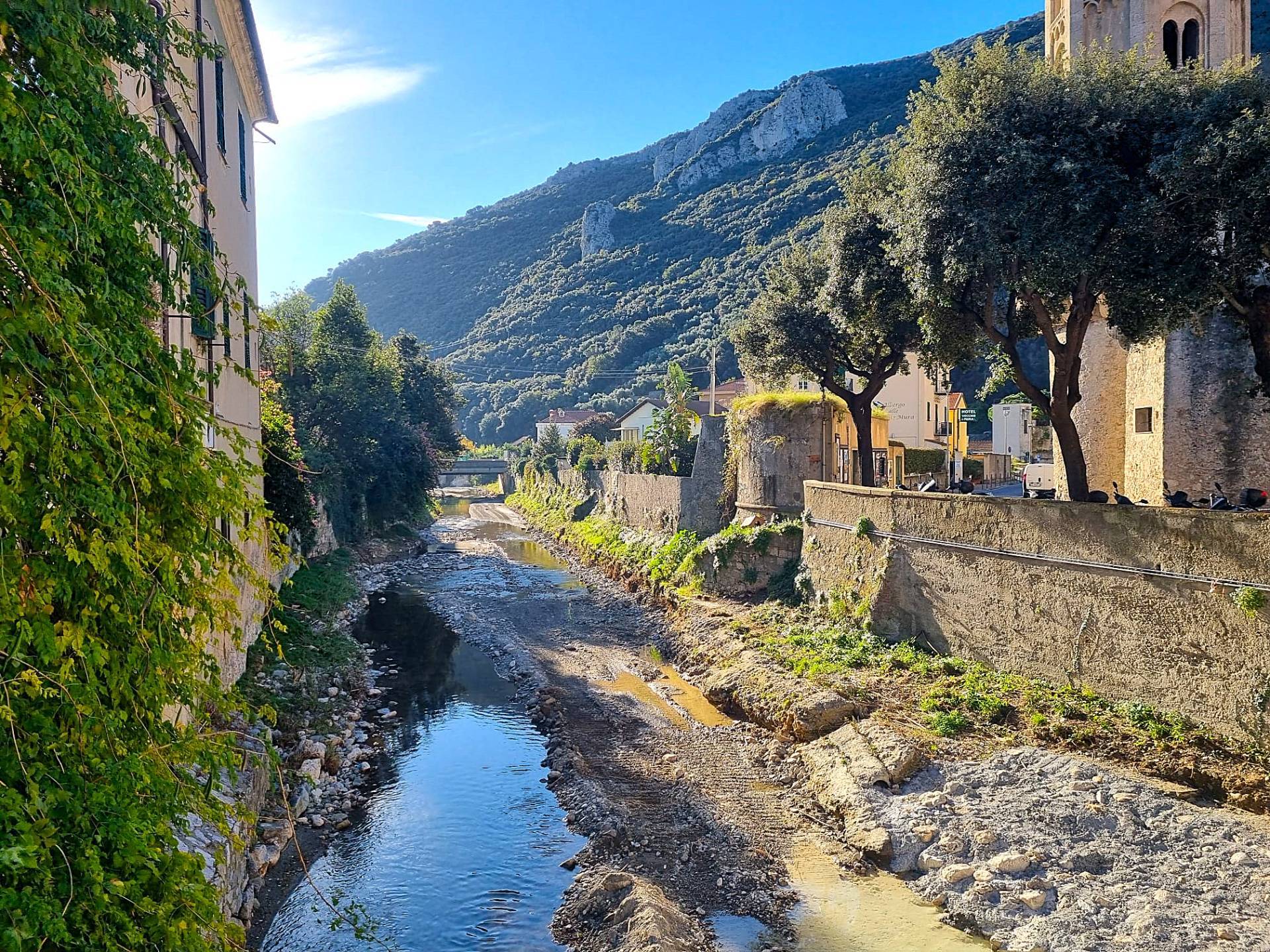 Casa singola in vendita a Finale Ligure