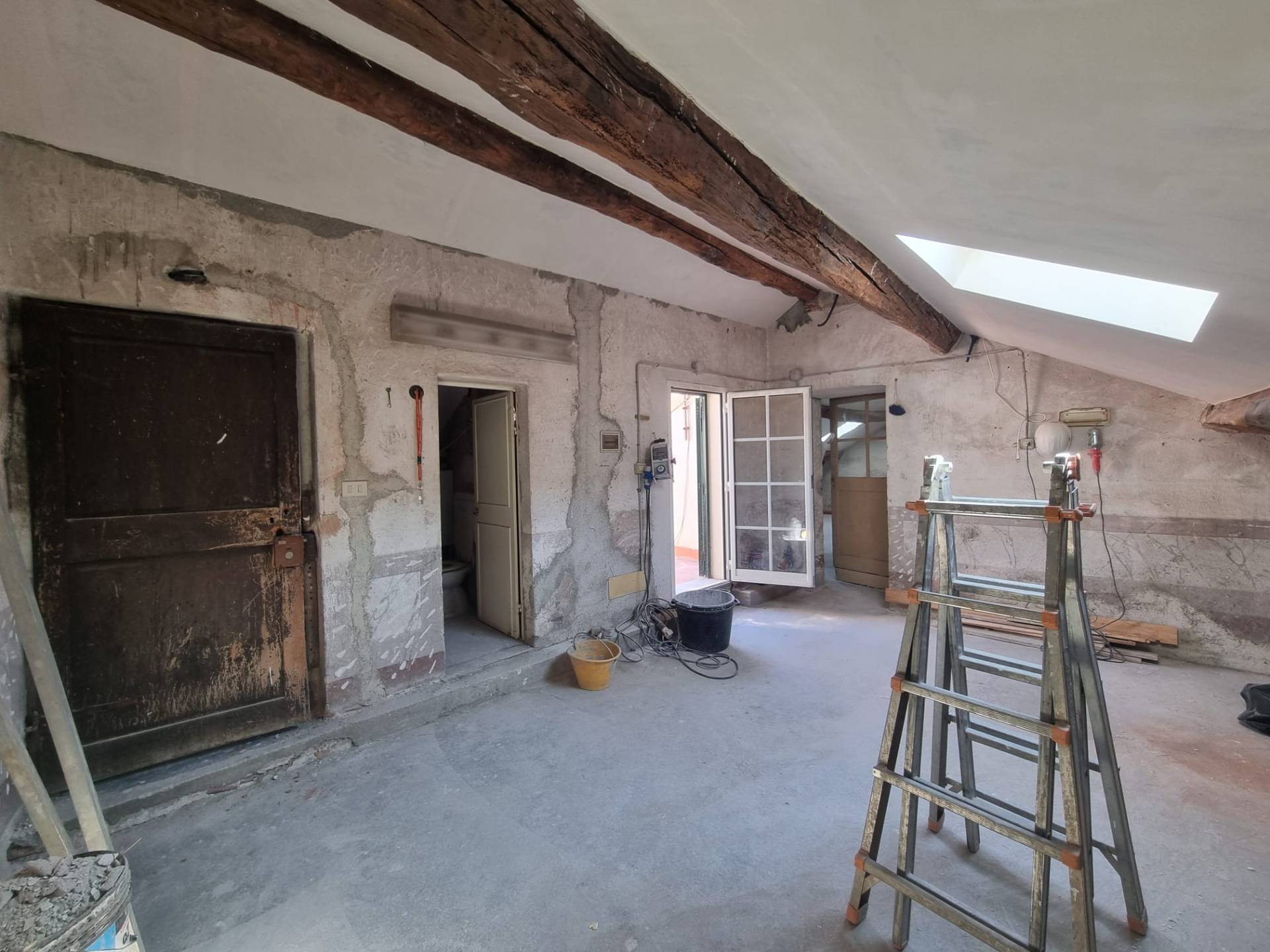 Appartamento in vendita a Finale Ligure, Finalborgo