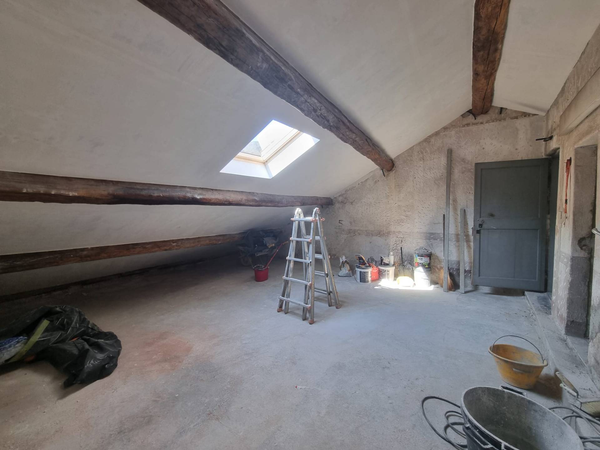 Appartamento in vendita a Finale Ligure, Finalborgo