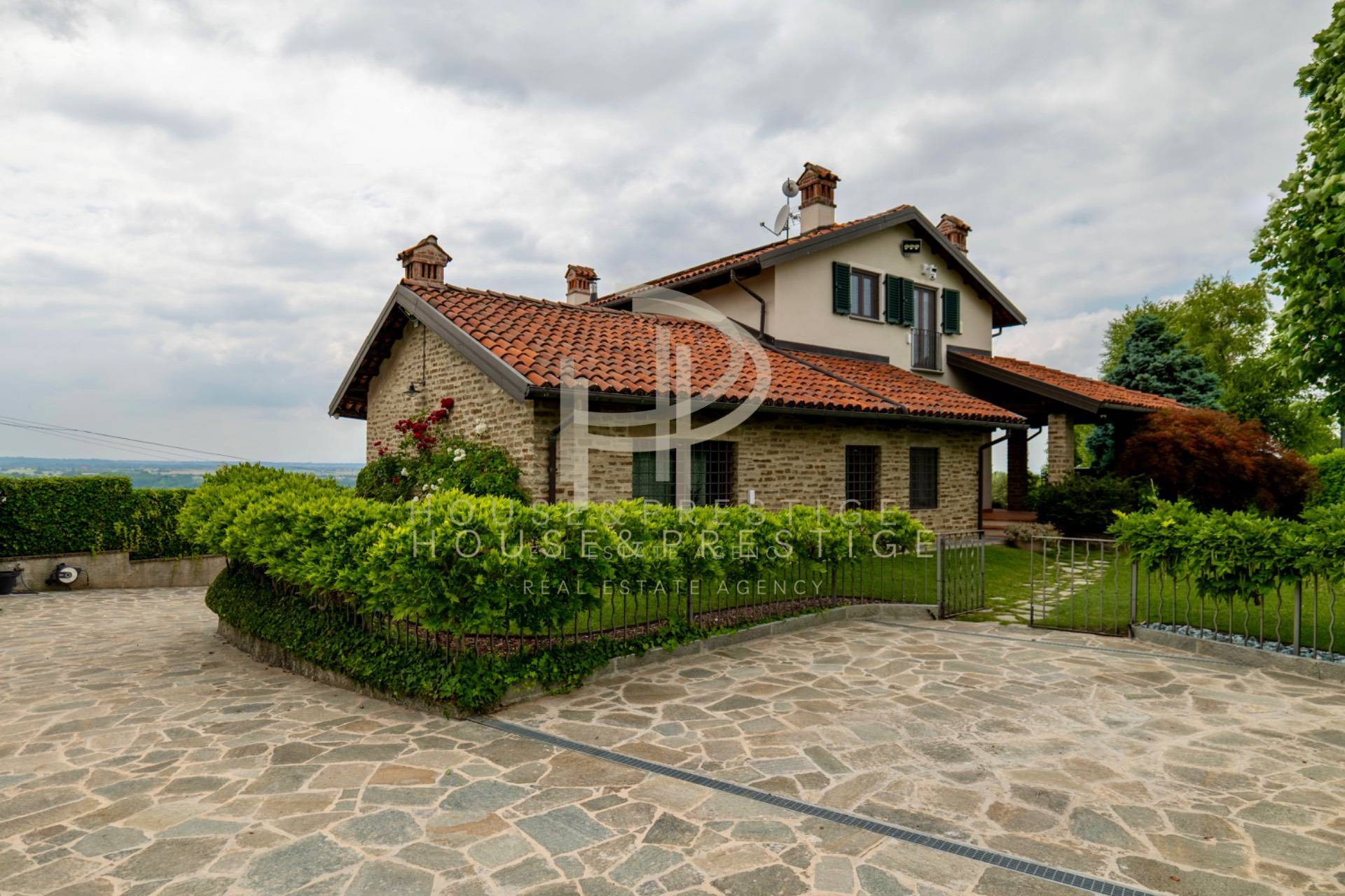 Villa in vendita a Cherasco