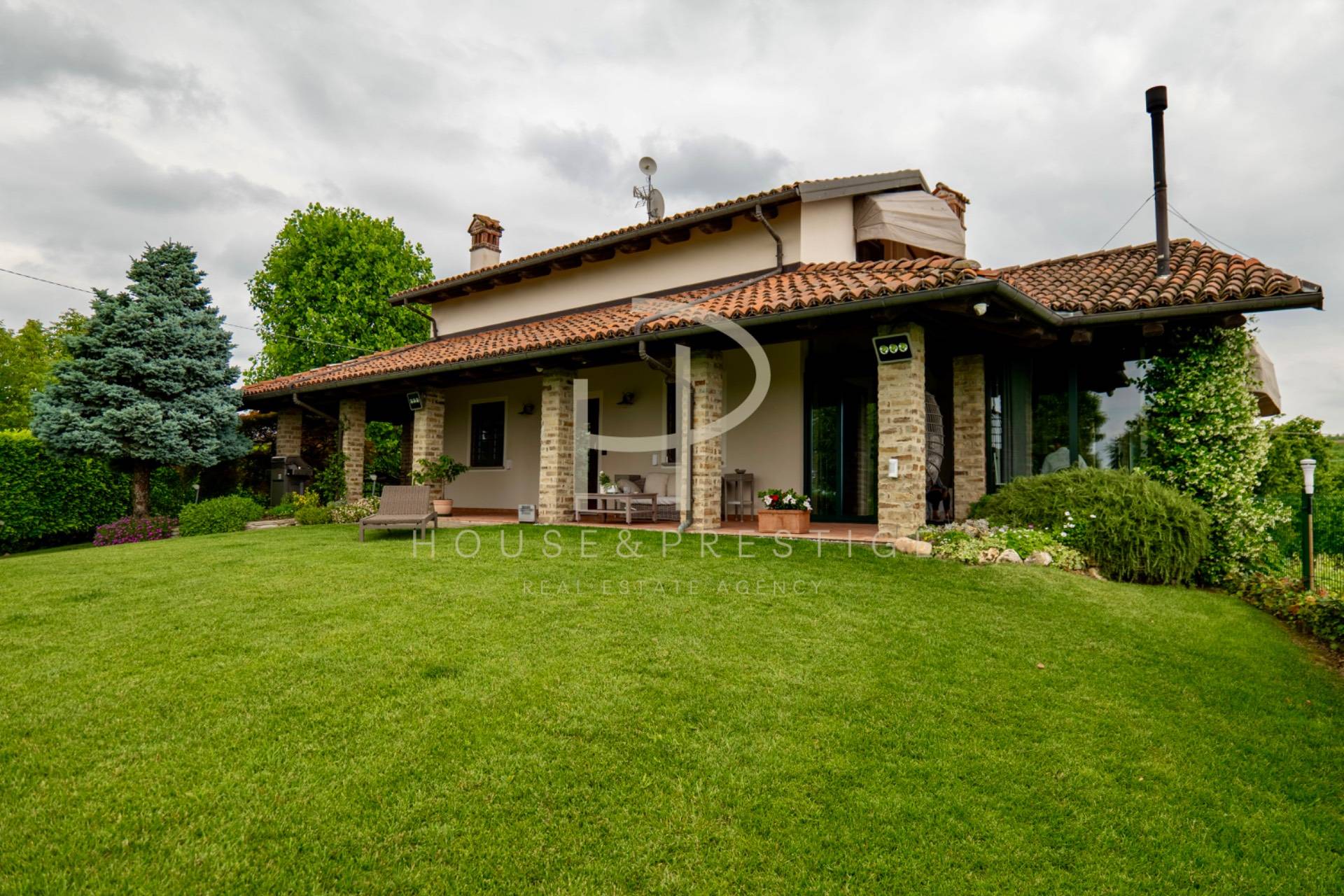 Villa in vendita a Cherasco