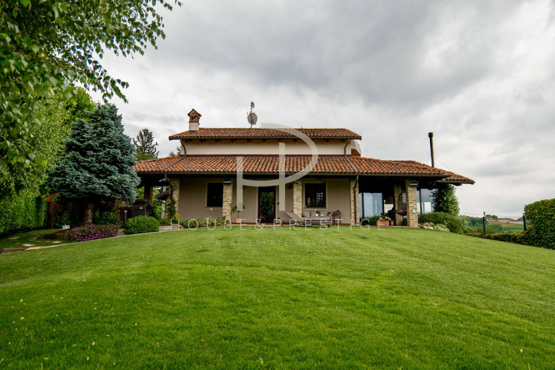 Villa in vendita a Cherasco