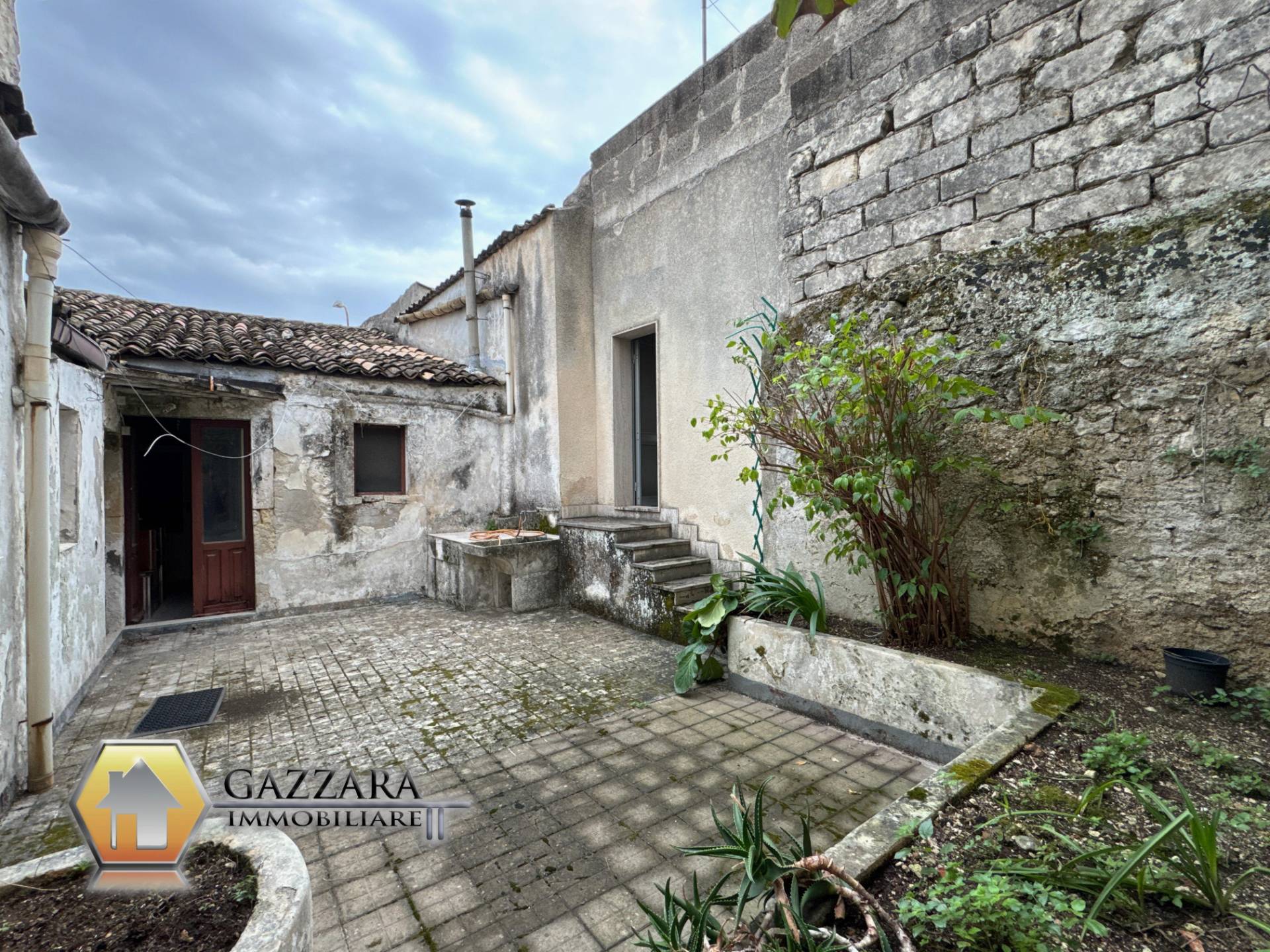 Casa indipendente in vendita a Canicattini Bagni, Zona Alta