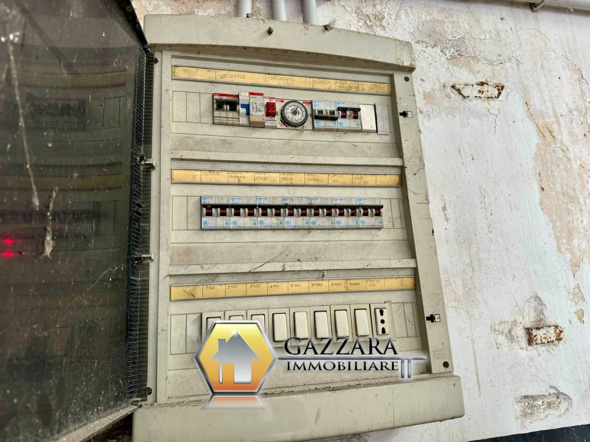 Attivit commerciale in vendita a Canicattini Bagni, Centro