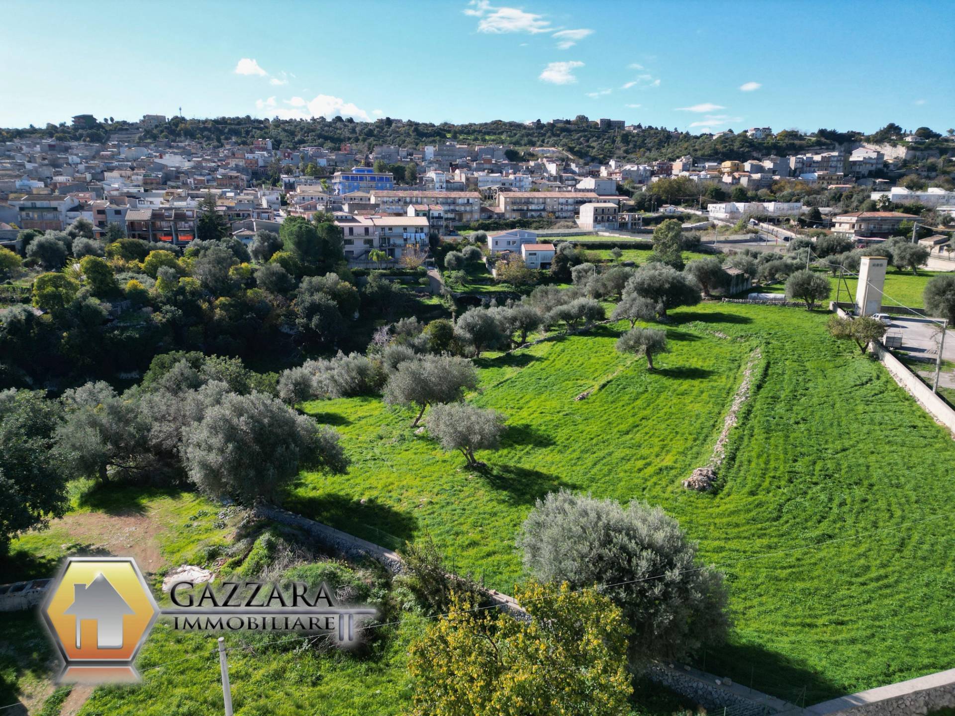Rustico con terreno in vendita a Canicattini Bagni, C.da Pignati