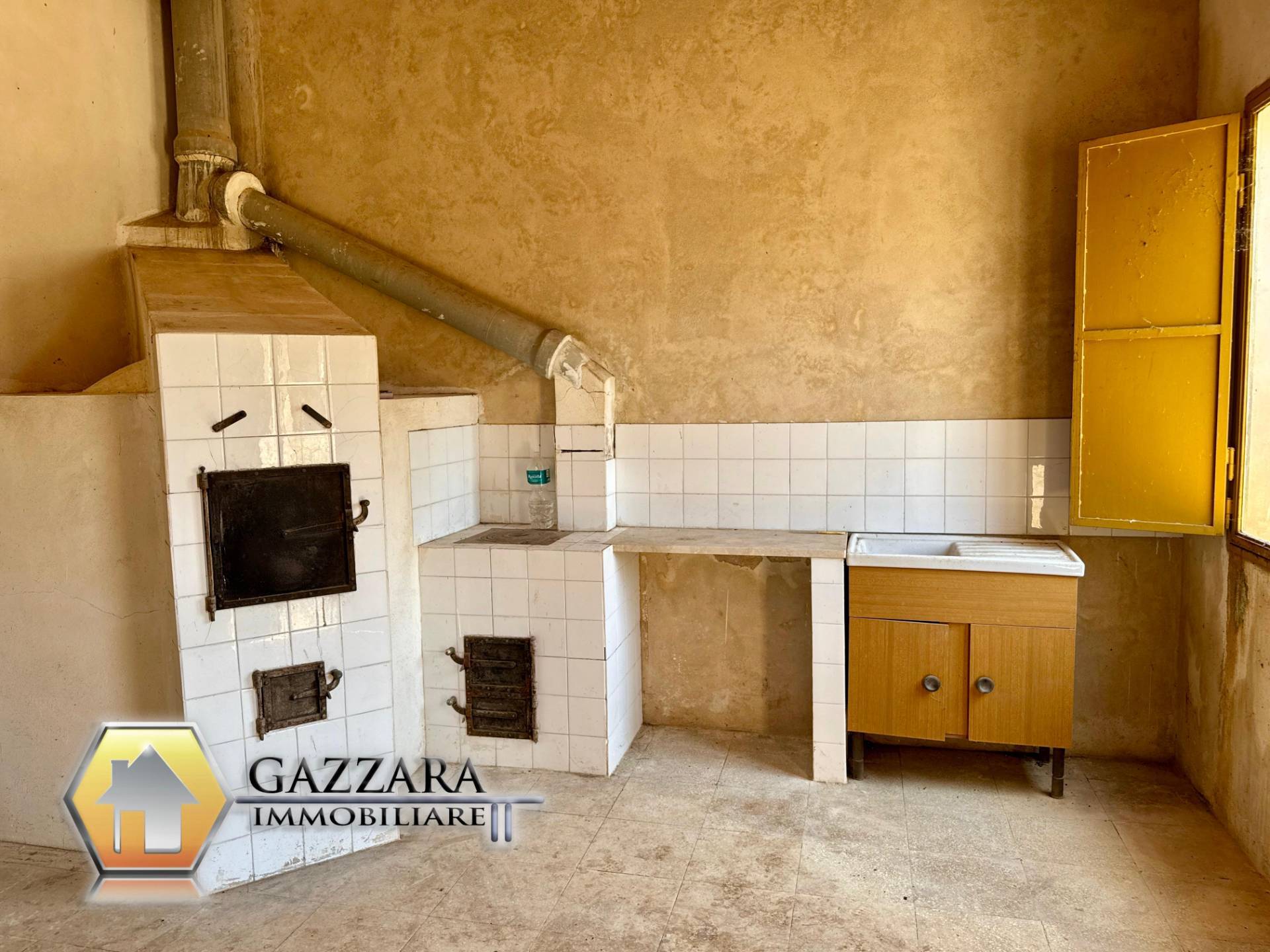 Rustico con terreno in vendita a Noto, C.da Cava Secca