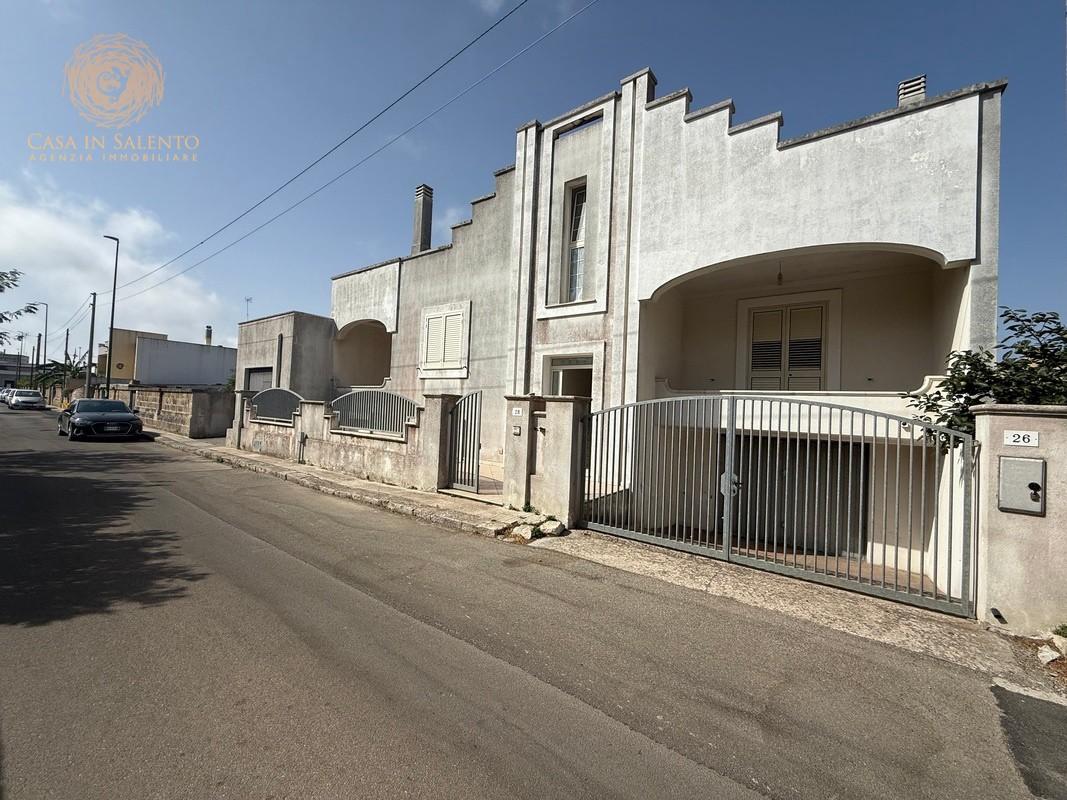 Casa indipendente con giardino a Castrignano del Capo