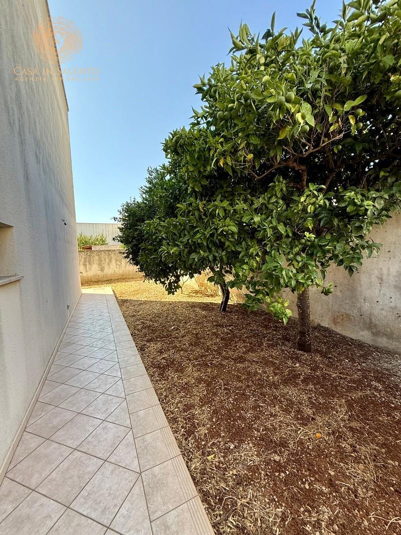 Casa indipendente con giardino a Castrignano del Capo