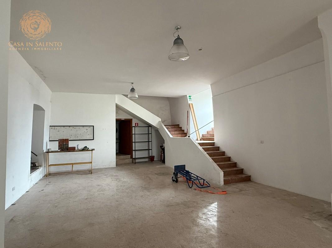 Locale commerciale in vendita a Alessano