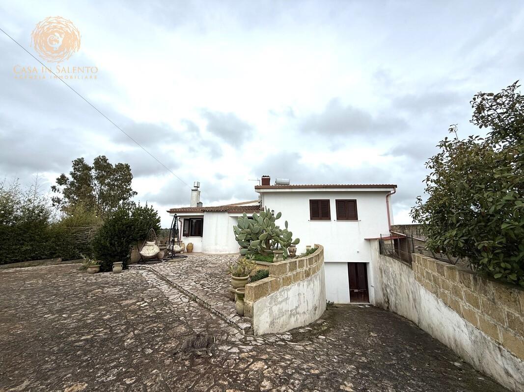 Villa con giardino a Specchia