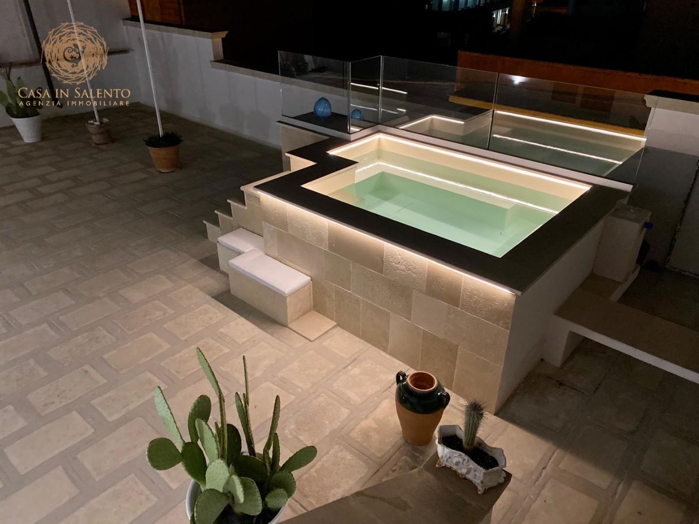 Casa indipendente con terrazzi a Alessano