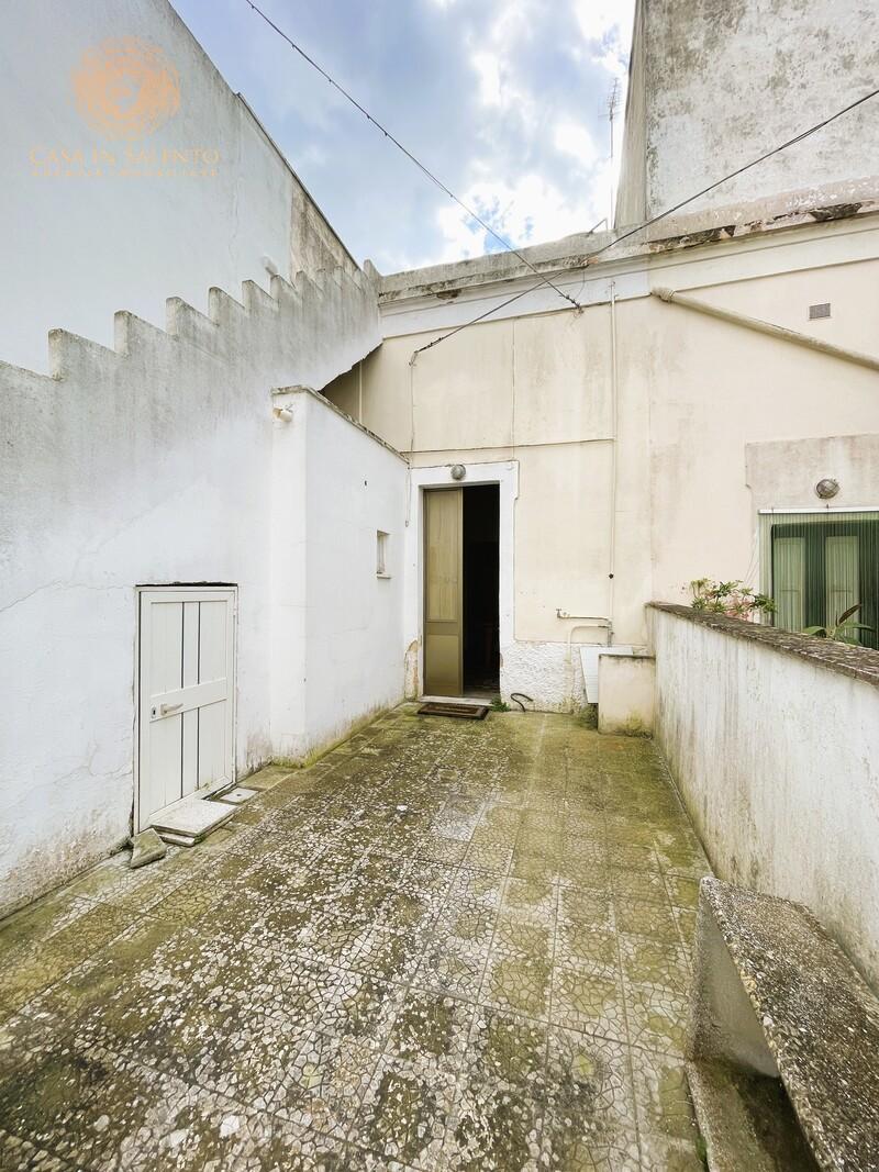 Trilocale con terrazzo a Tricase