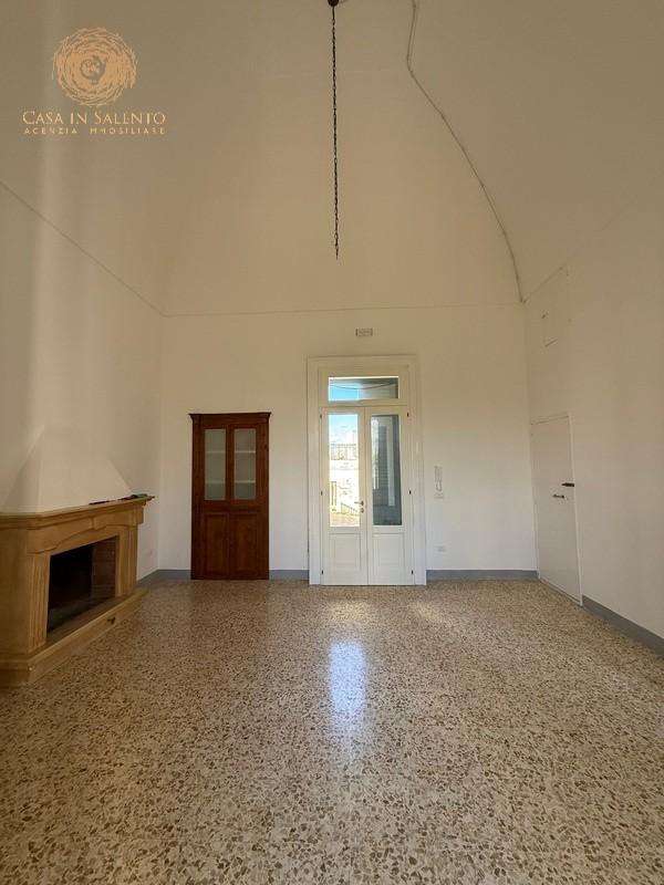 Stabile/Palazzo con giardino a Castrignano del Capo