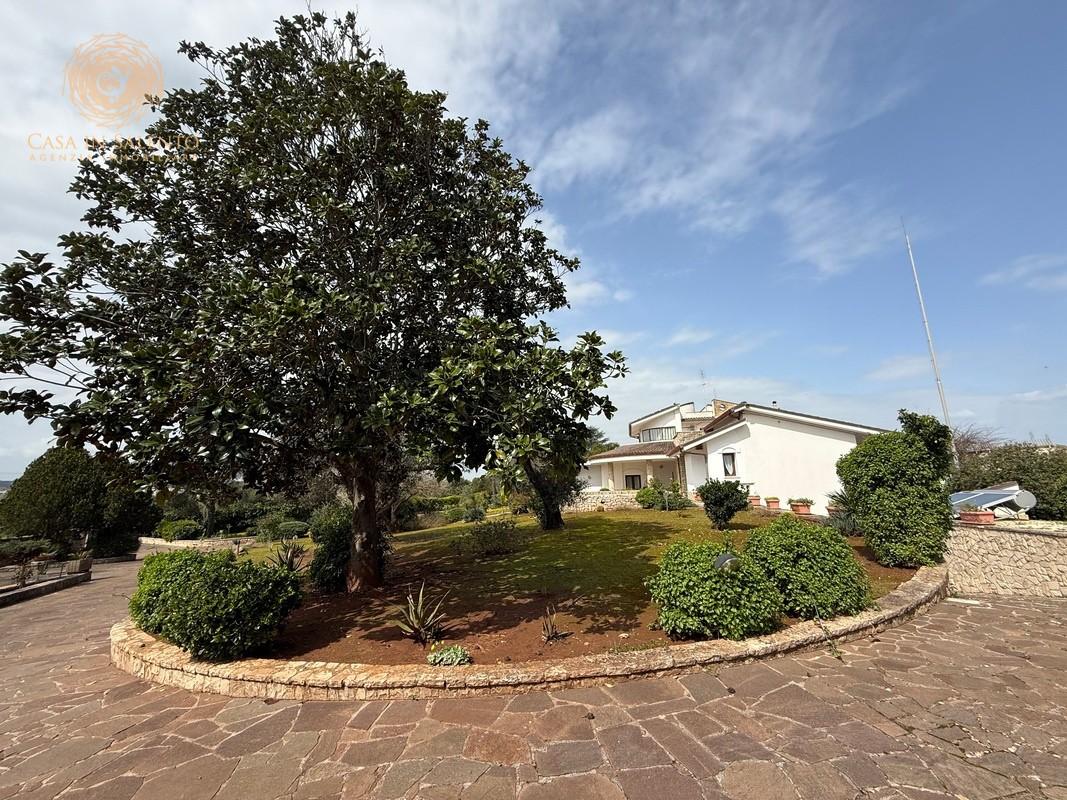 Villa con giardino a Tricase